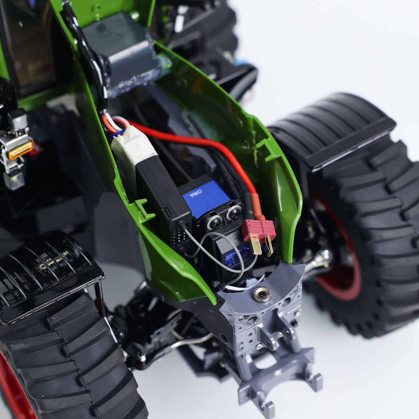 LESU A0005 1/16 4X4 Fendt Metal Chassis RC Walking Tractors with FrSky ST8 Remote Controller Differential Lock Light Sound System