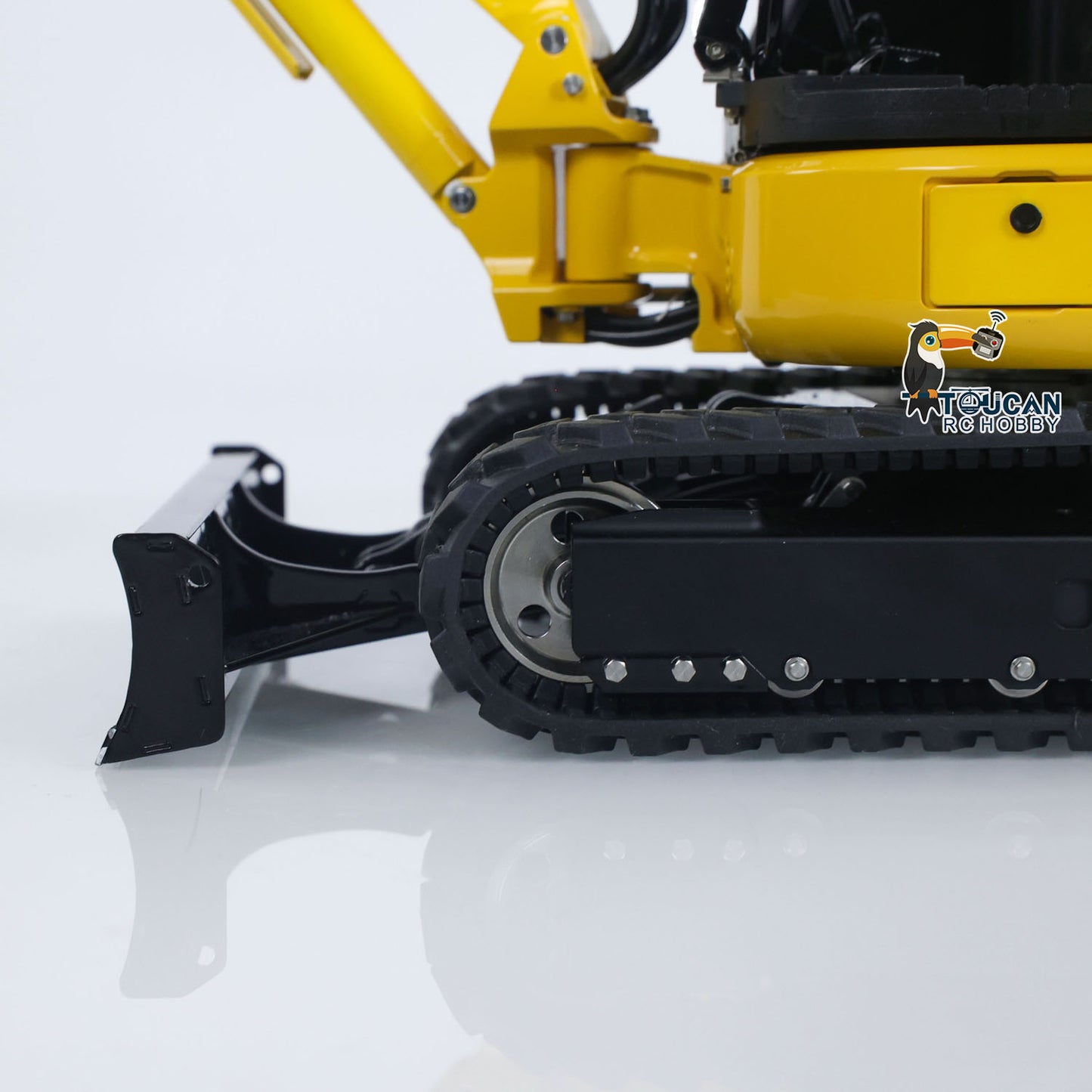 Newly Released LESU 1/14 Mini RC Hydraulic Excavator PC30 Metal Radio Controlled Digger Model Emulated Construction Vehicle Toy