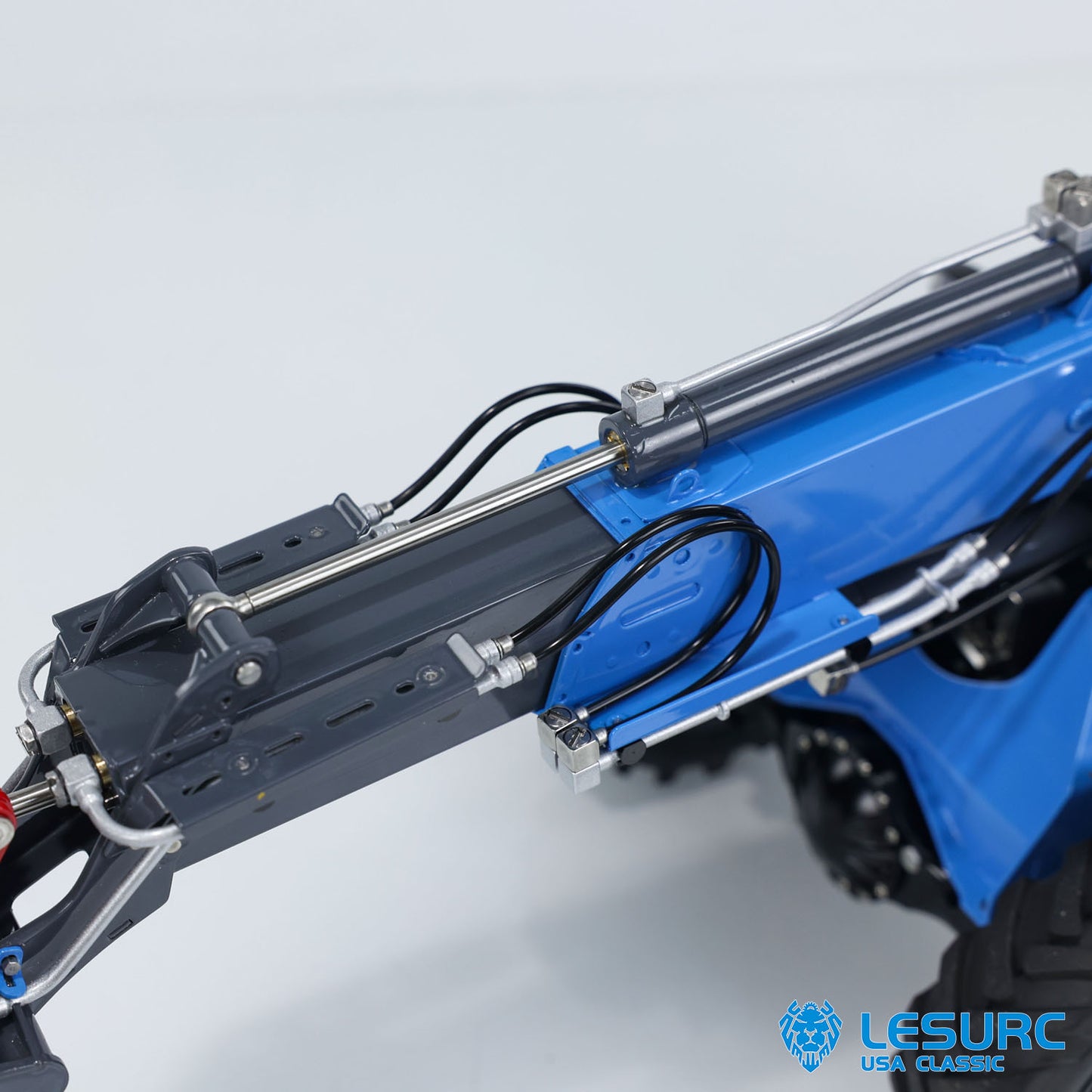 AT1050 LESU 1/14 Hydraulic RC Fork Truck Telescopic Arm Radio Control Loader Electric Engineering Vehicle Model FlySky ST8 Remote