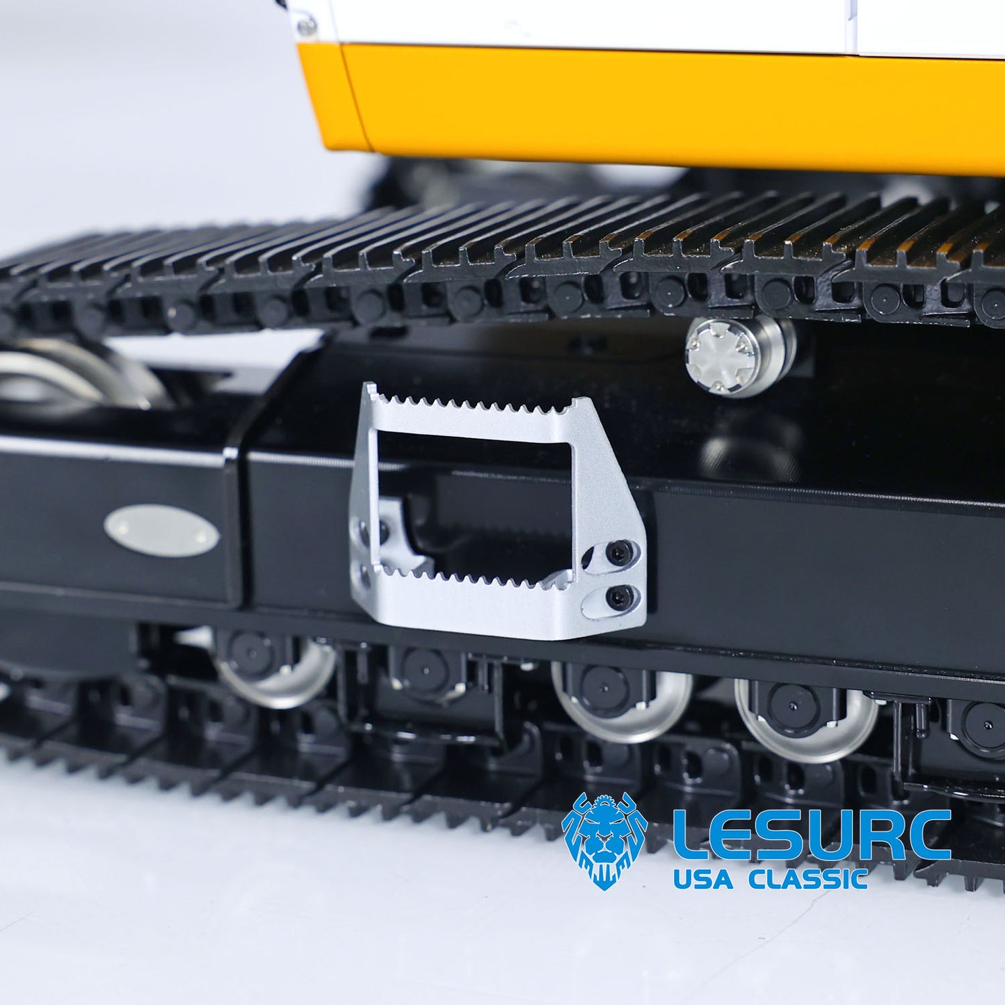 LESU Aoue-LR945 1/14 Hydraulic RC Excavator Assembled Metal Digger Engineering Vehicle Model 7-Ways Reversing Valve