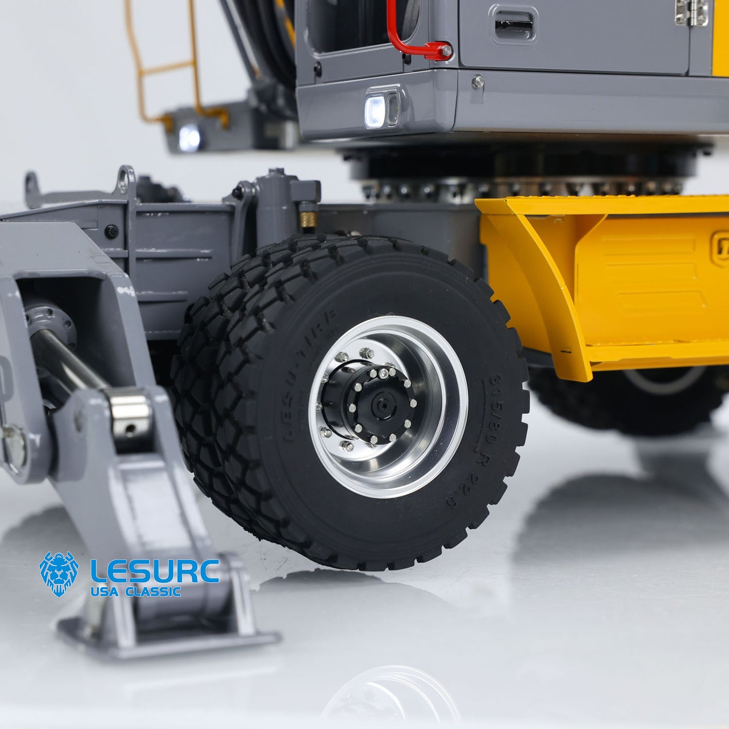1/14 Aoue ET30H LESU RC Hydraulic Excavator RTR Wheeled Radio Control Diggers Model PL18EVLite Remote Control LCD Display Screen