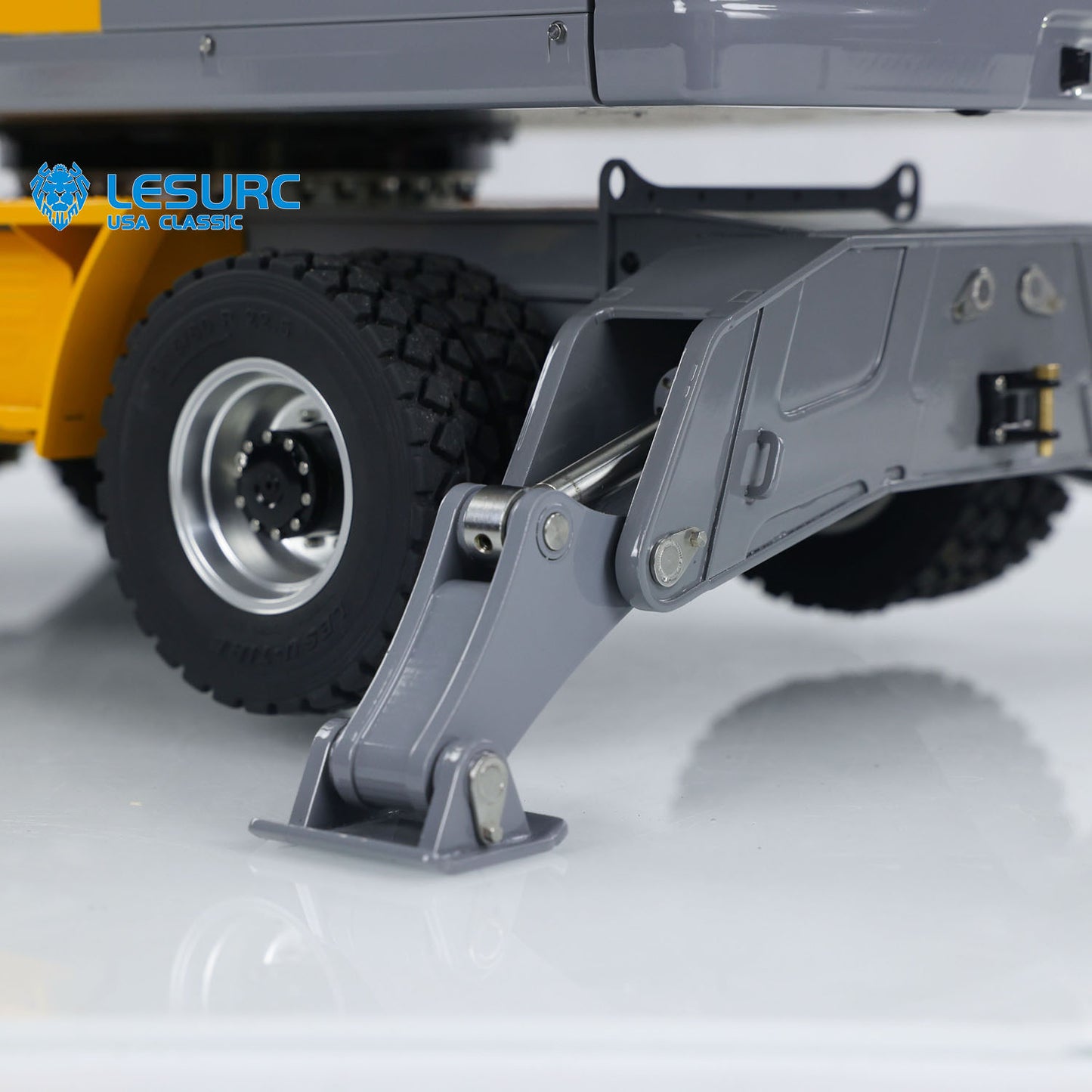1/14 Aoue ET30H LESU RC Hydraulic Excavator RTR Wheeled Radio Control Diggers Model PL18EVLite Remote Control LCD Display Screen