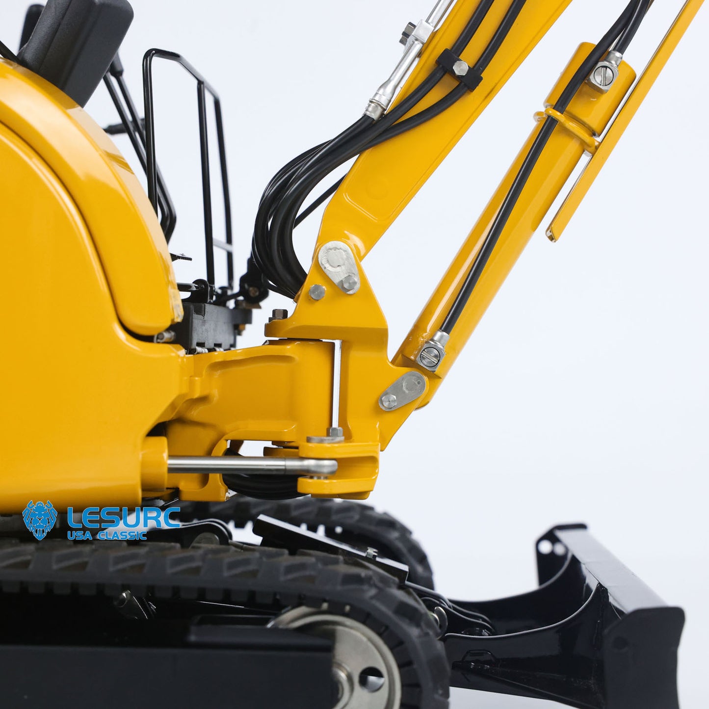LESU B0003 Upgraded Ver 1/14 PC30 RC Hydraulic Excavator Metal Radio Controlled Digger Model Frsky X14 Radio Sound Light Battery