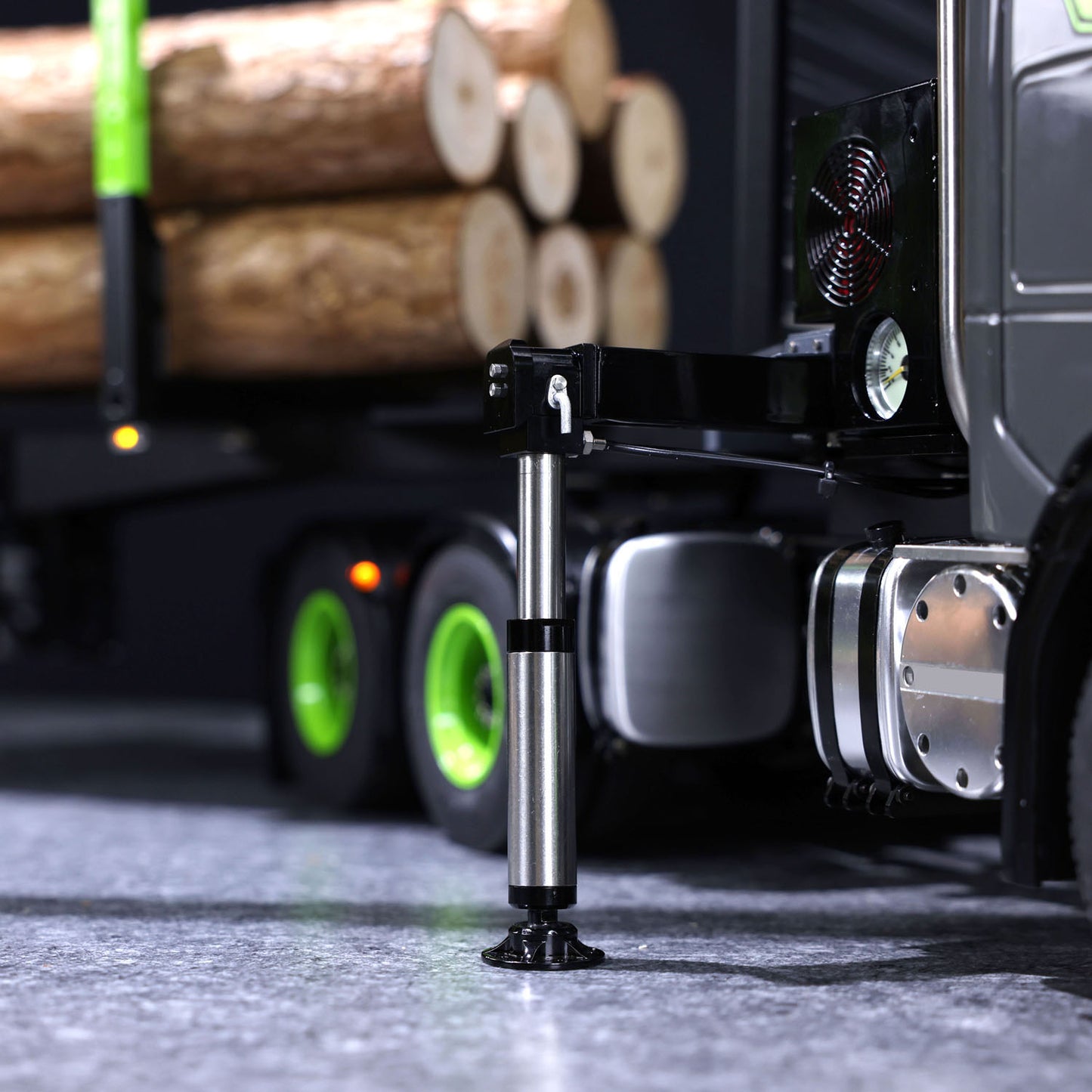 Toucan DIY 6X6 Metal Chassis 1/14 RC Tractor Truck 770S Hydraulic Crane Logging Trailer Emulated Vehicle Model PL18EVLite Radio Smoke