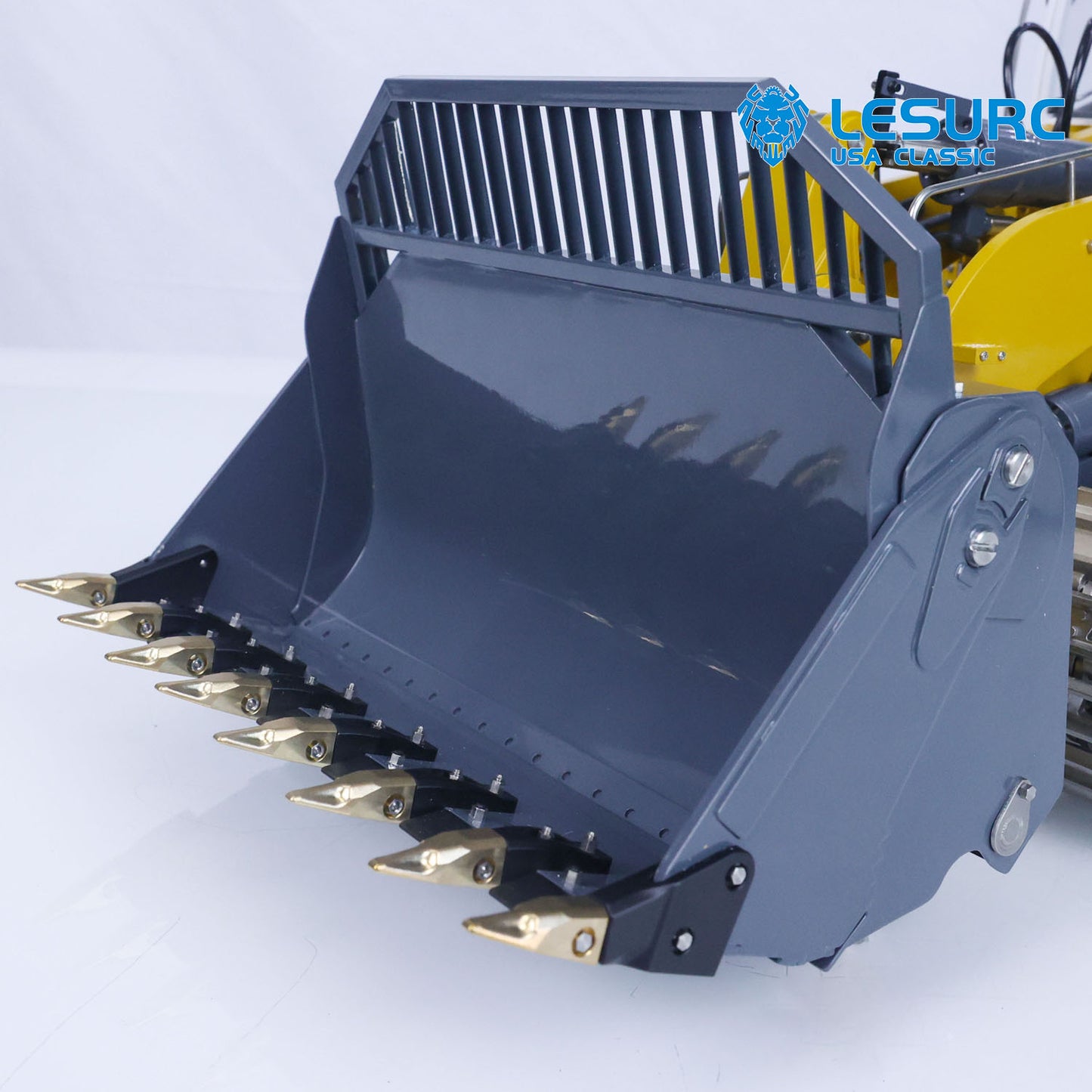 LESU LR636 1/14 Metal Hydraulic RC Tracked Loader Brushless Motor PL18EV Lite Remote Controller 4 Ways Directional Valve Sound Light System