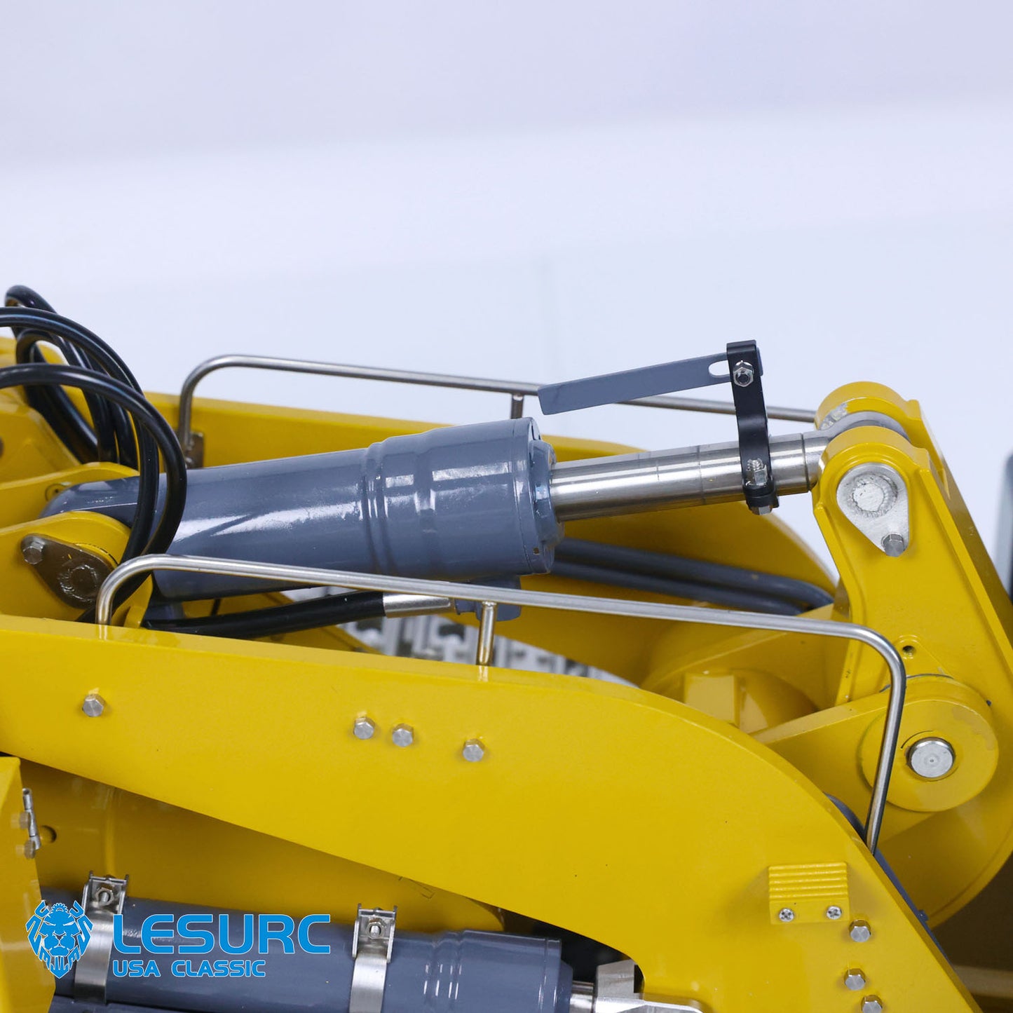LESU LR636 1/14 Metal Hydraulic RC Tracked Loader Brushless Motor PL18EV Lite Remote Controller 4 Ways Directional Valve Sound Light System