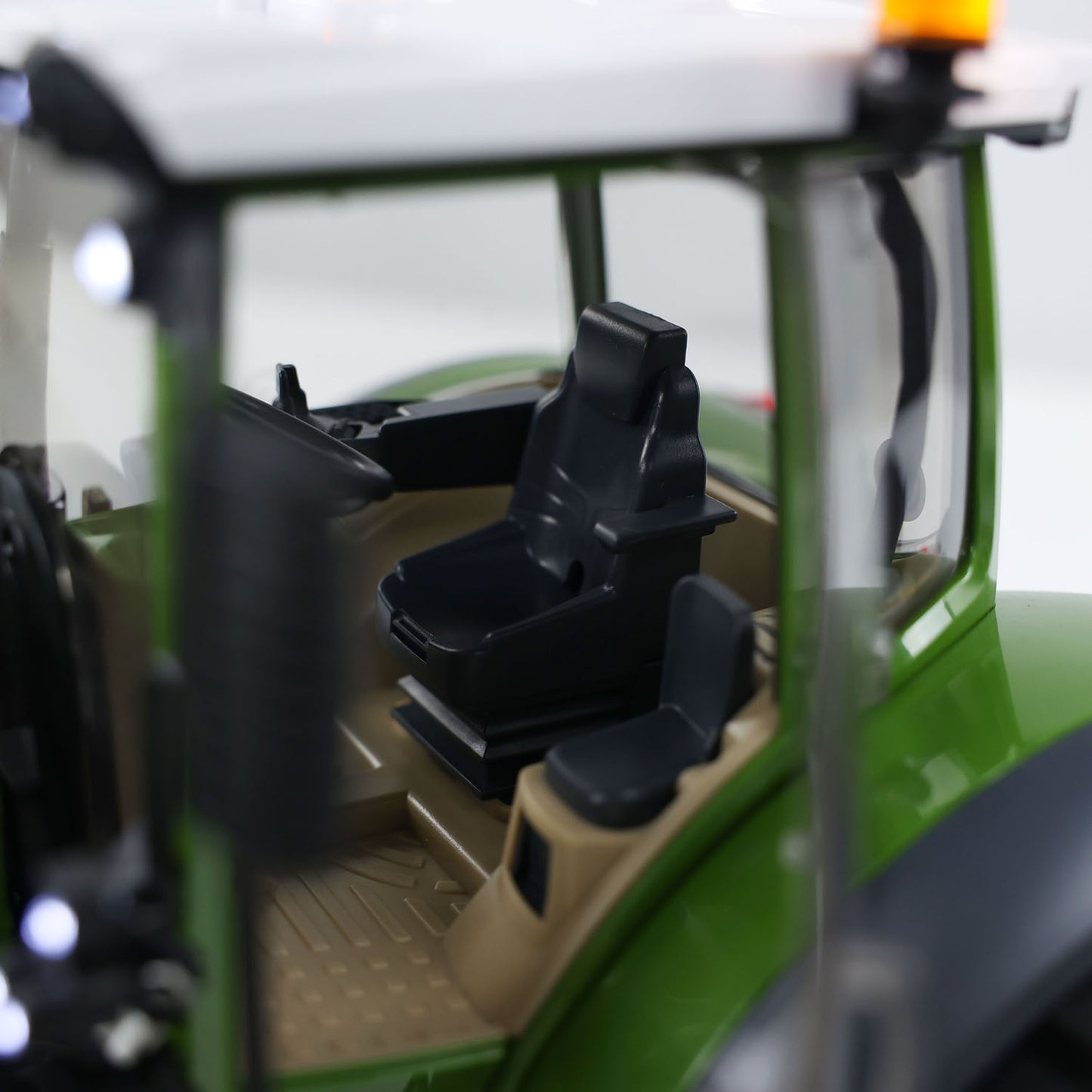 LESU A0005 1/16 4X4 Fendt Metal Chassis RC Walking Tractors with FrSky ST8 Remote Controller Differential Lock Light Sound System