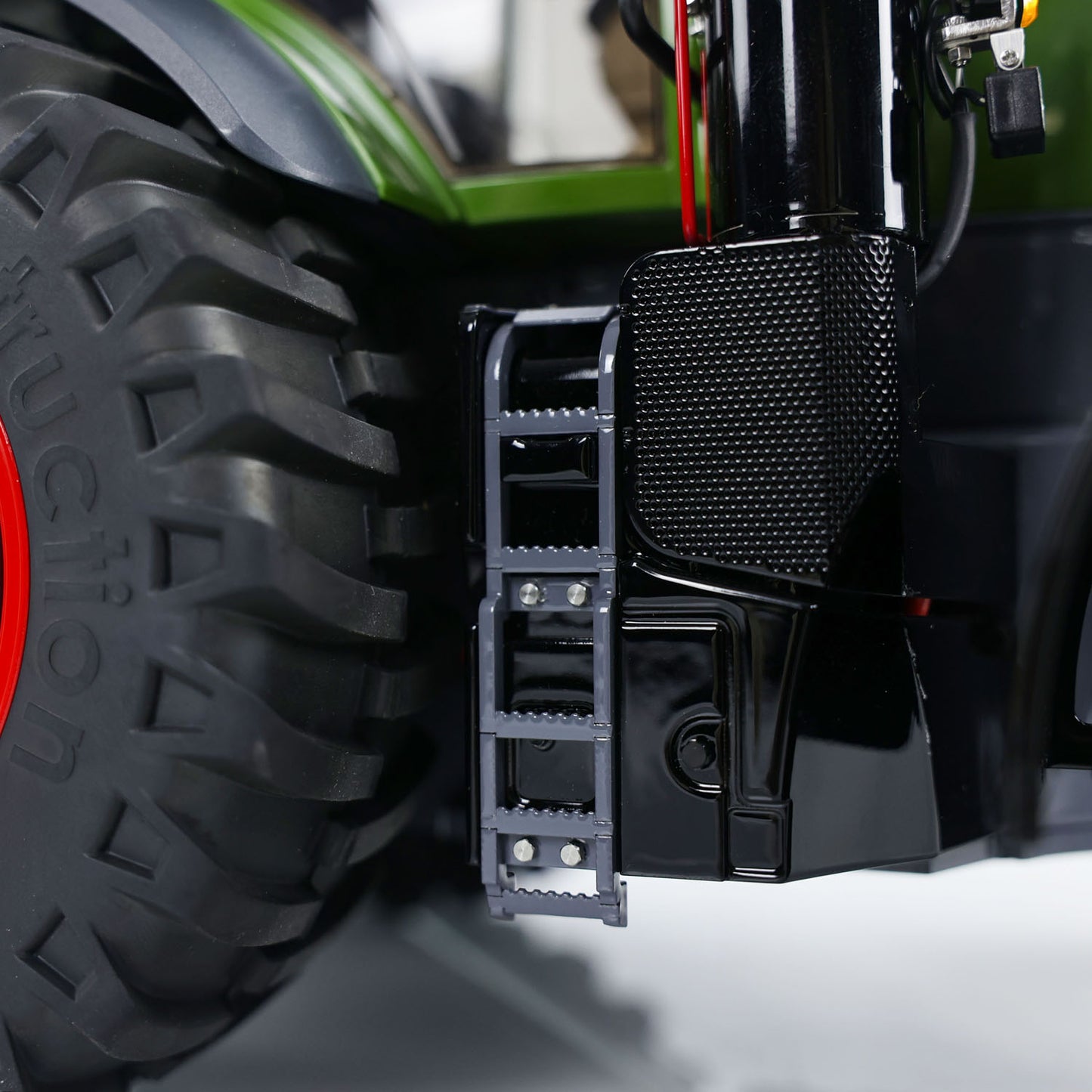 LESU A0005 1/16 4X4 Fendt Metal Chassis RC Walking Tractors with FrSky ST8 Remote Controller Differential Lock Light Sound System