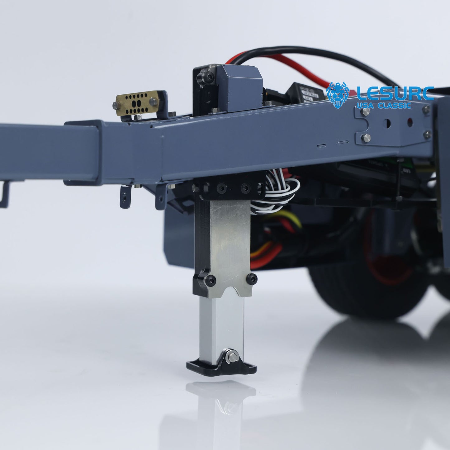 LESU A0051 1/14 Metal Hydraulic RC Full Trailer with Electric Support Legs LED Lights for RC Tractor Trucks Backyard Fun