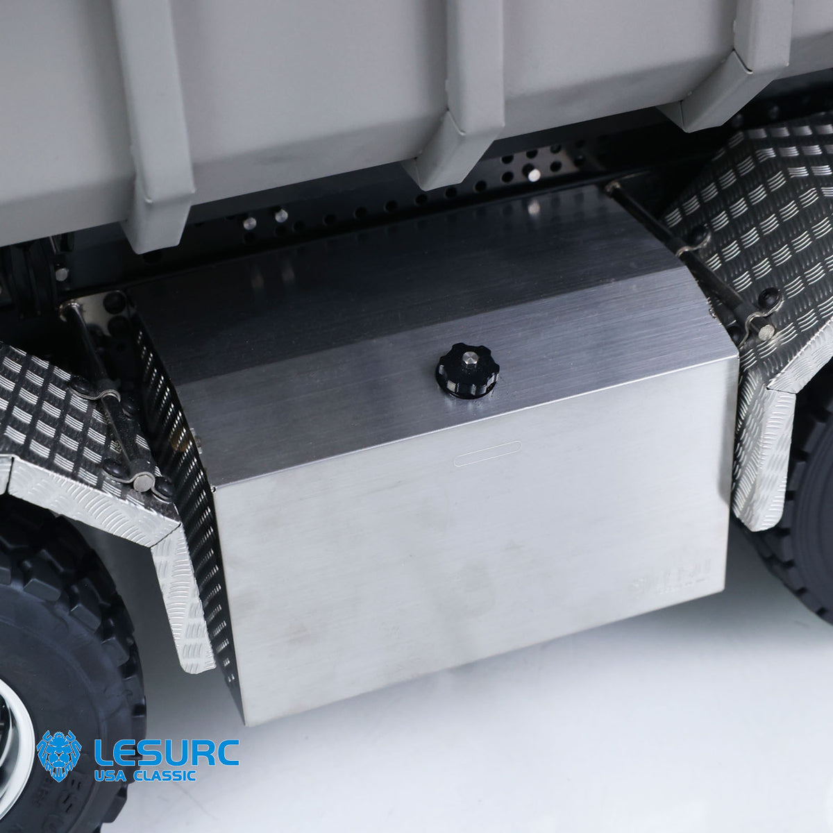 LESU Z0098 1/14 Metal Hydraulic Roll On Off Dump Truck 8x8 Folding Hooklift Engineering vehicle with 3Speed Gearbox Differential Lock Sound Light