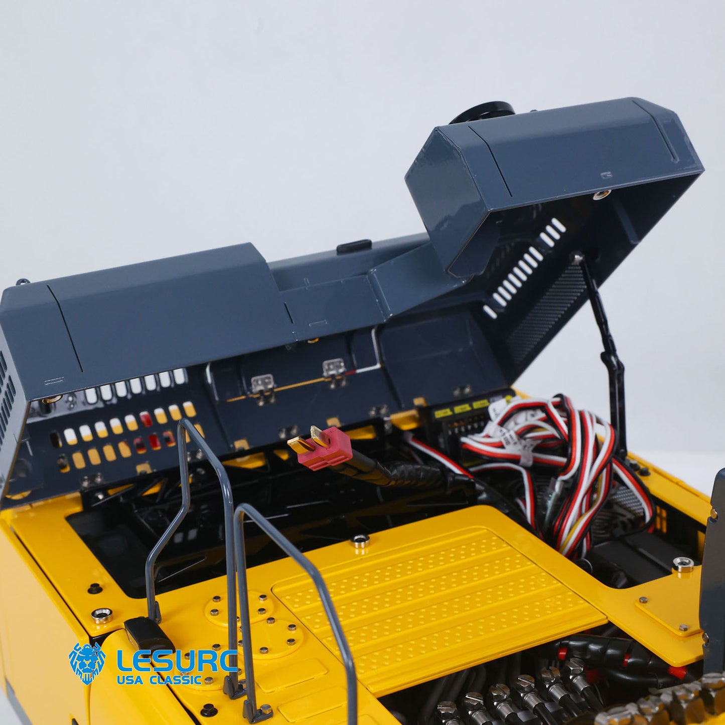 LESU SK500 1/14 Metal RC Hydraulic Excavator B0018 with FlySky PL18EV Lite Radio Controller 6CH Valves Light System for Construction Hobbyists