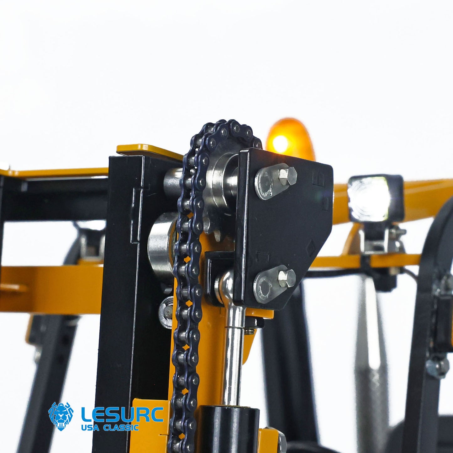 LESU A0002 1/14 Metal RC Hydraulic Forklift with FlySky I6S Radio Controller Sound Light System for Remote Control Construction Vehicle Enthusiasts