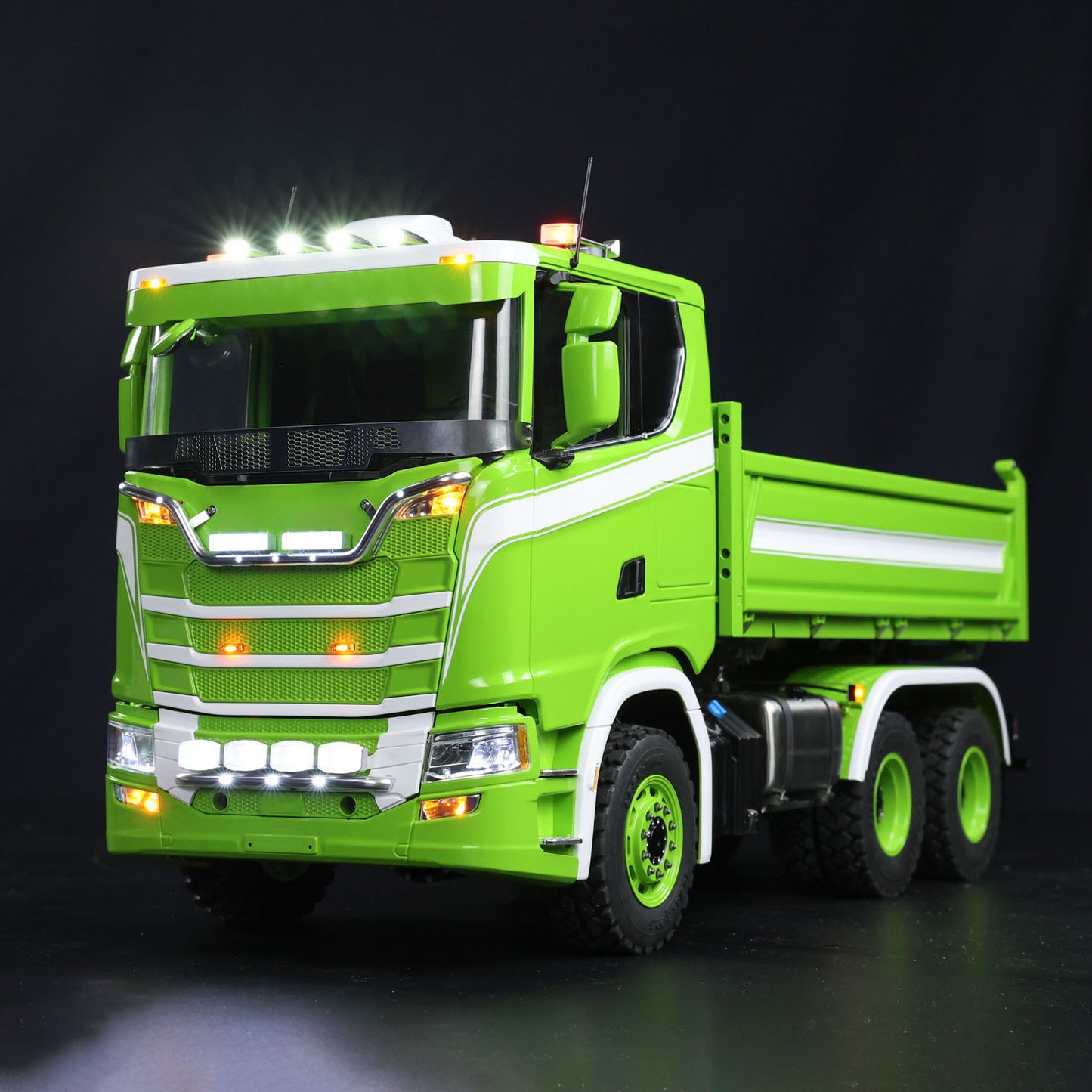 IN Stock LESU A0009 1/14 Metal 6x6 RC Hydraulic Dumper Truck 3 ways Remote Control Tipper With ST8 Radio System Smoke 3-speed Transmission