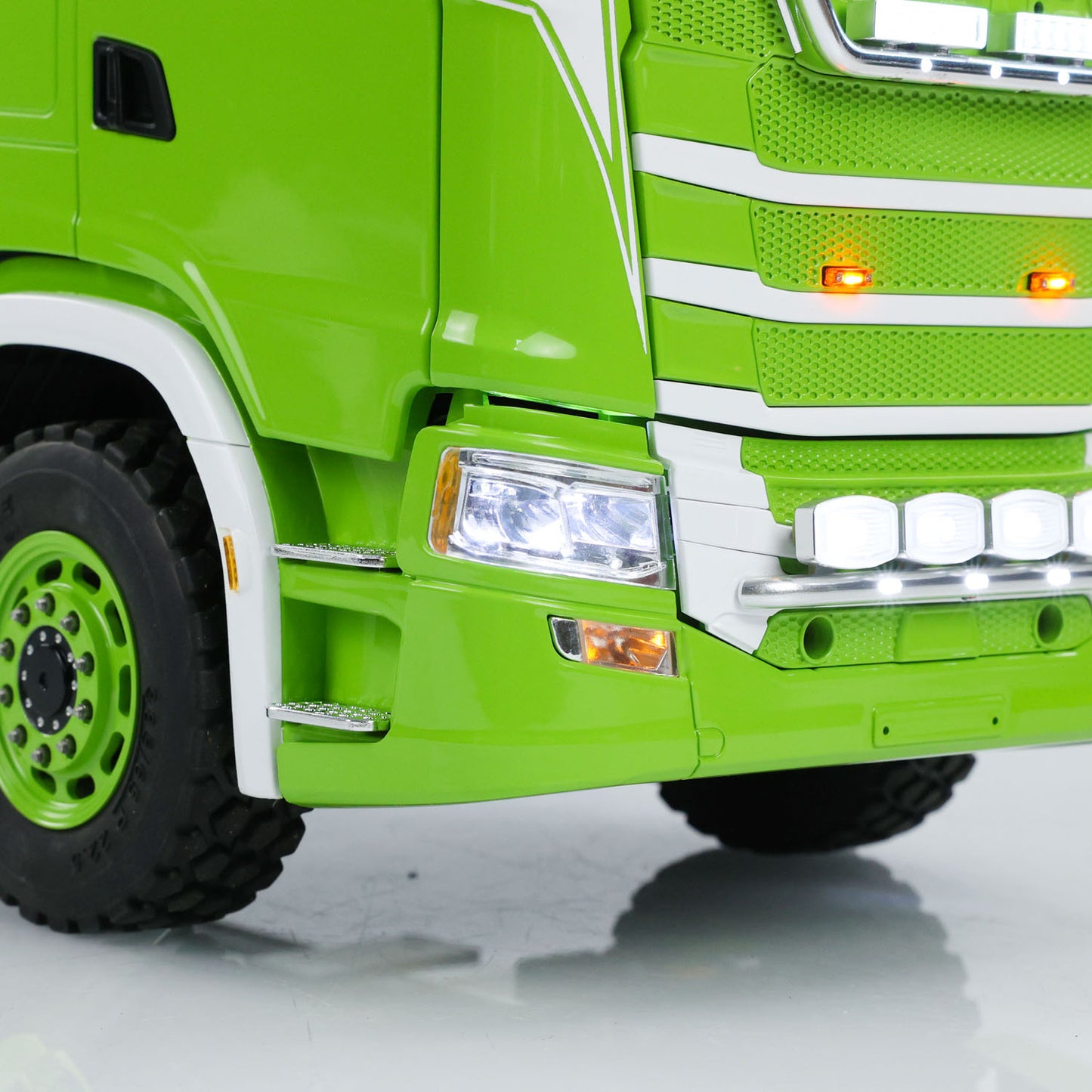 IN Stock LESU A0009 1/14 Metal 6x6 RC Hydraulic Dumper Truck 3 ways Remote Control Tipper With ST8 Radio System Smoke 3-speed Transmission