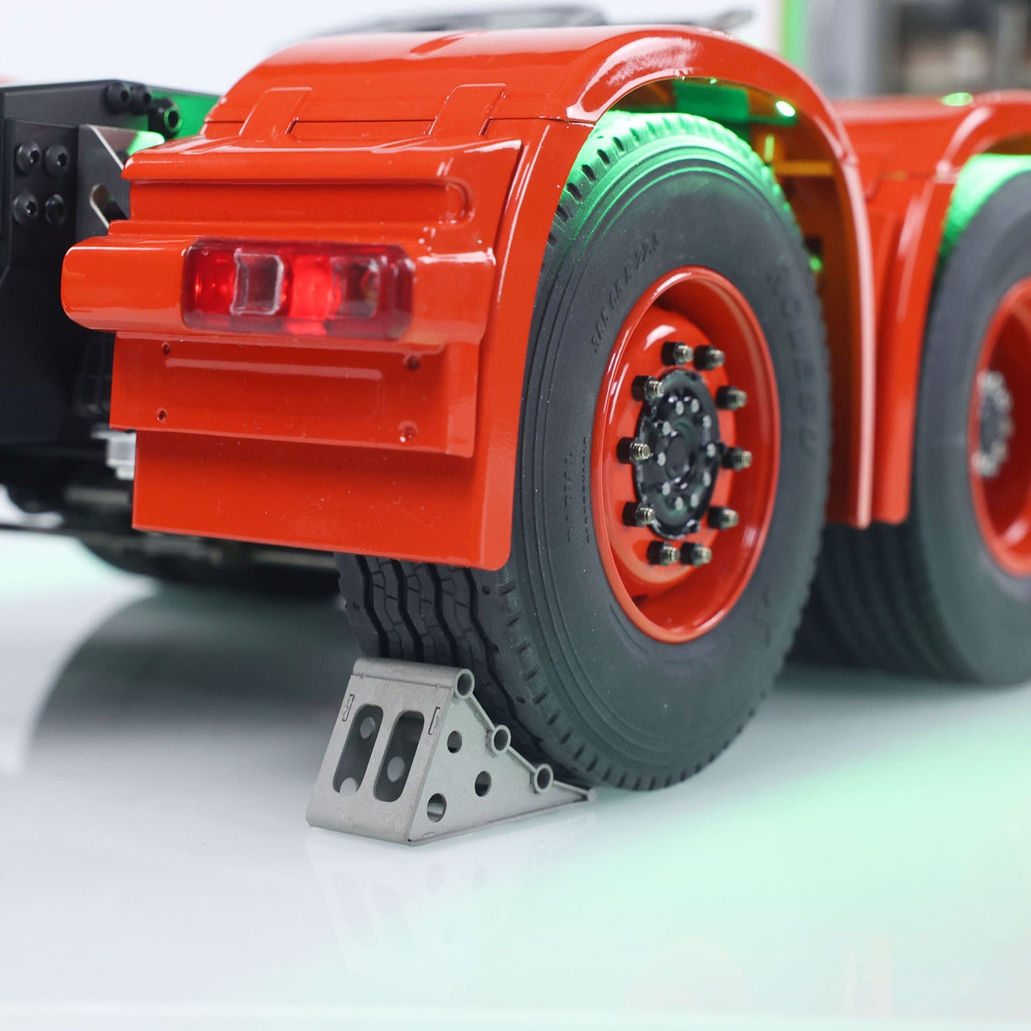 TOUCAN 10X8 Metal Chassis 3363 1/14 RC Tractor Truck RTR Lorry Car Smoke Sound 2Speed Gearbox ST8 Battery Rotating Light