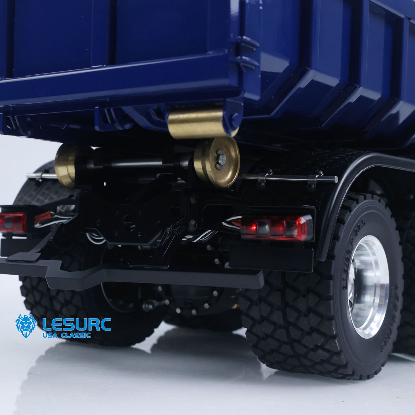 LESU Z0017 1/14 Metal 8X8 RC Roll On Off Dump Truck RTR with Hydraulic Crane FlySky Paladin PL18EV Radio System 2Speed Transmission Light Sound