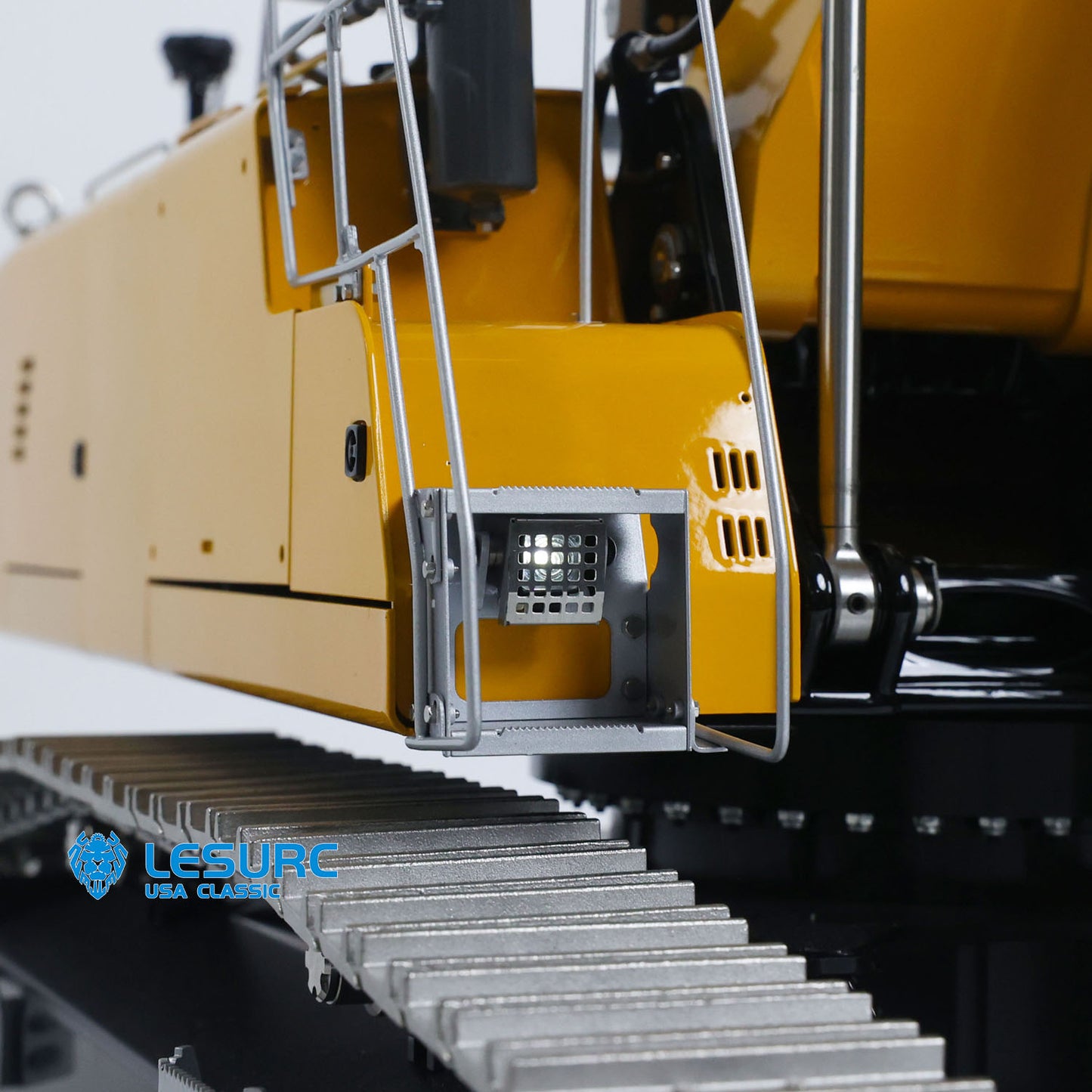 LESU 1/14 RC Hydraulic Excavator LR956 Metal 3 Arms Remote Control Digger Model 4+3CH Valve Dual Pumps Light Flysky PL18EV LITE