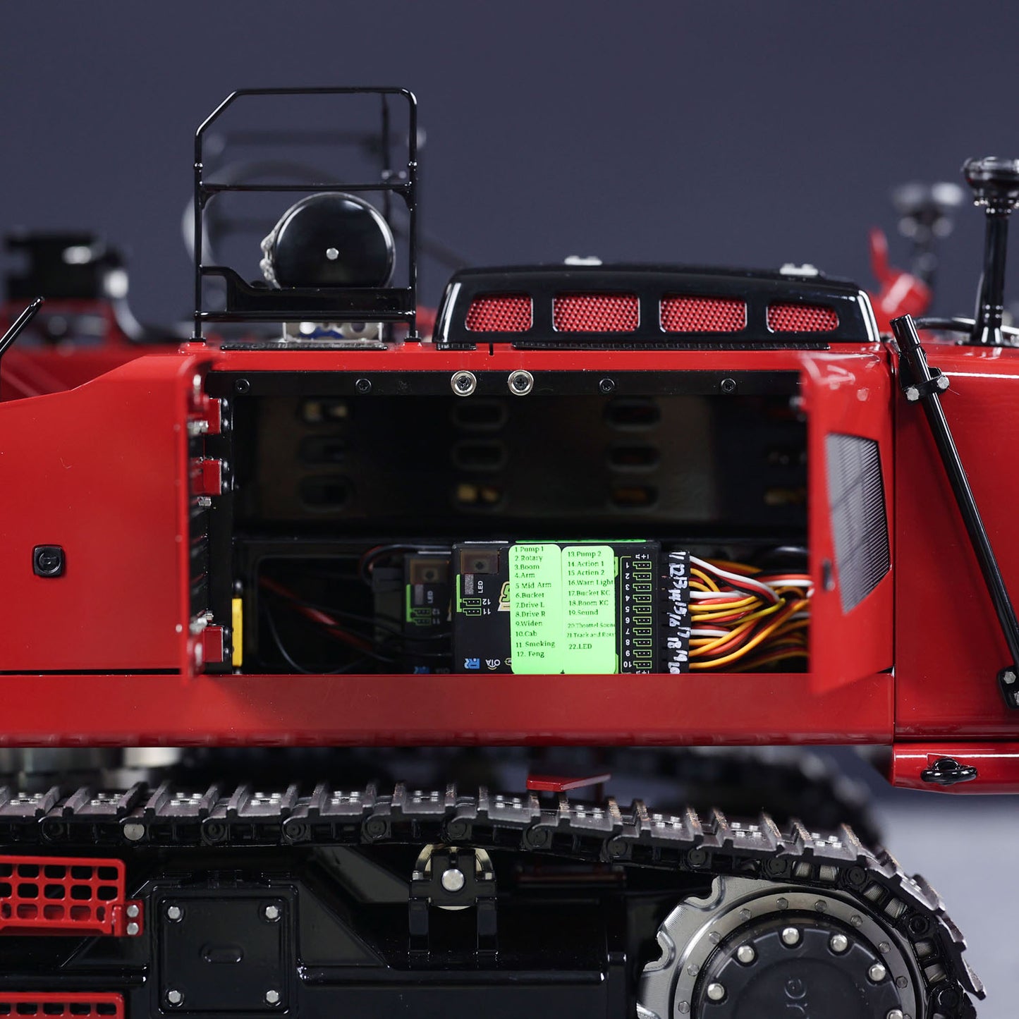 LESU LR960 Remote Control Digger 1/14 RC Full Hydraulic Excavator RTR Construction Vehicle Light Sound Smoke Unit Frsky XE Radio