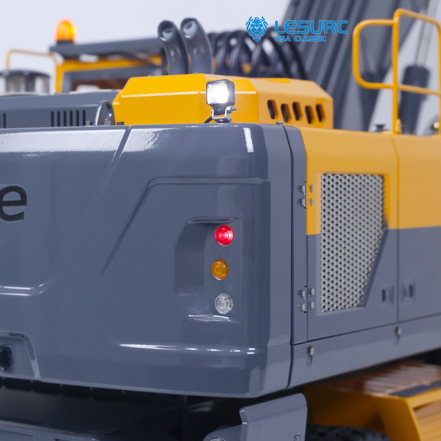 LESU AoueET30H 1/14 Metal RC Hydraulic Excavator A0006 PNP Wheeled Digger with 8CH Valve Hobbywing ESC Light System for Construction Model Builders