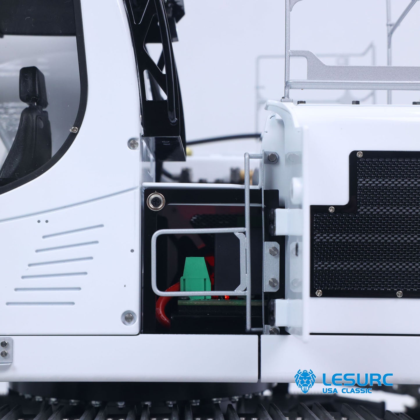 LIMITED-TIME SALE IN Stock Metal LESU 1/14 RC Hydraulic Excavator 2 Arms LR956 Remote Control Digger Model 4MPA Dual Pumps Light 3S Battery PL18EV LITE