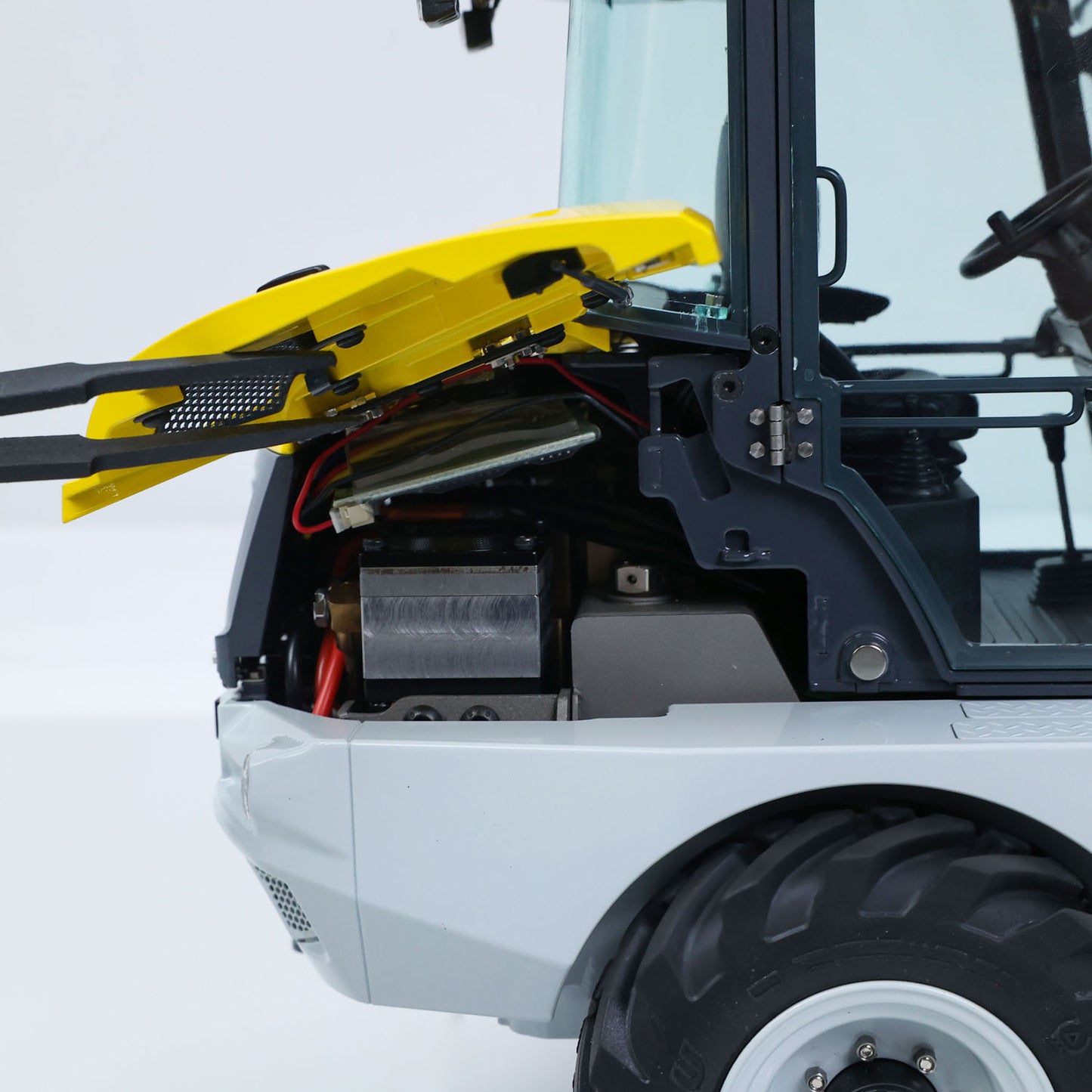 IN STOCK LESU 1/14 RC Hydraulic Telescopic Arm Loader AT1050 Tipper Construction Truck Model With 4 Wheel Drive I6S Radio System Fork