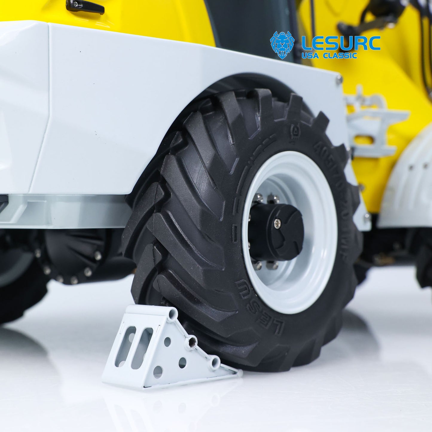 LESU Aoue AT1050 1/14 Metal RC Hydraulic Telescopic Fork Loader A0016 with FlySky I6S Radio Controller Light Sound for Scale Model Collectors