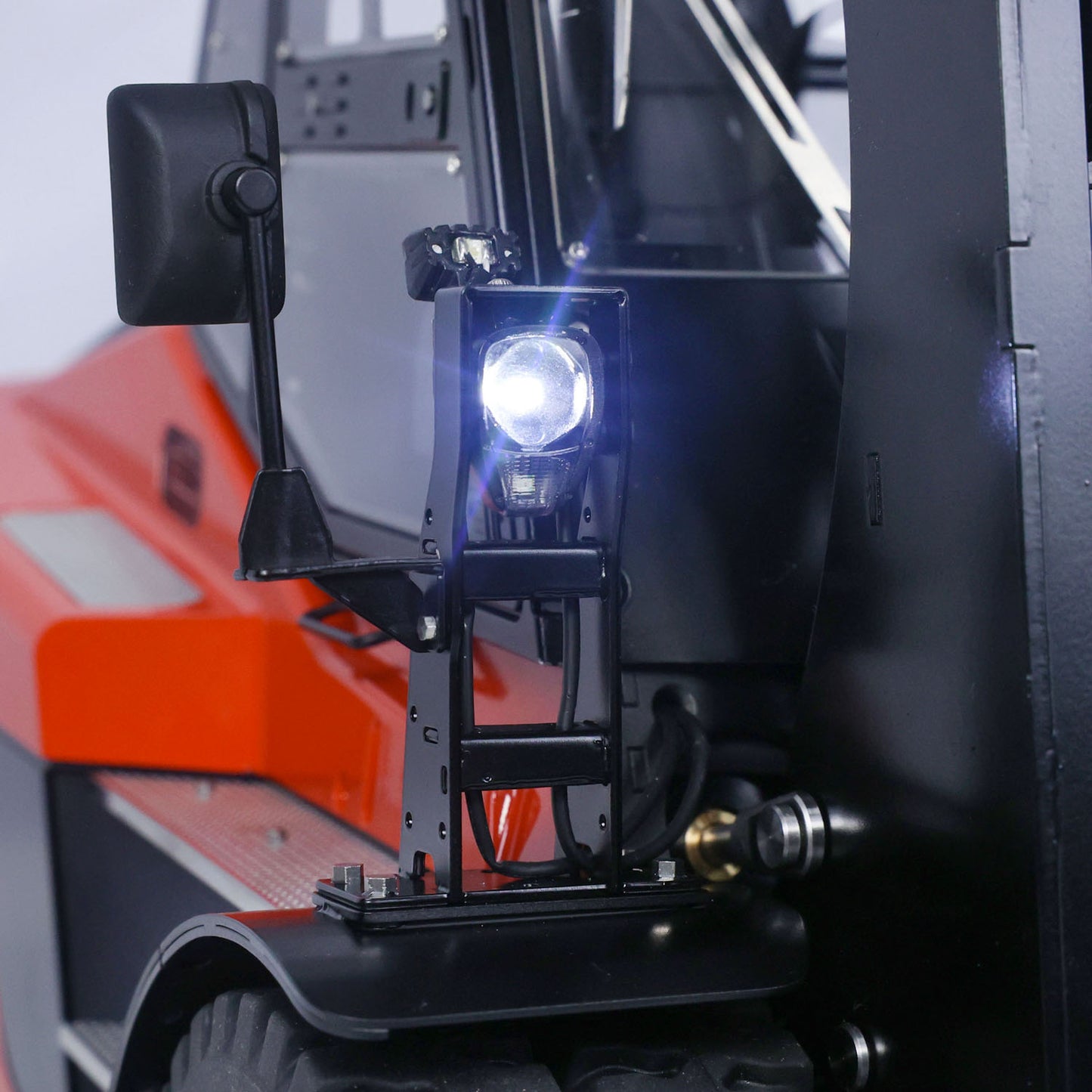 LESU 1/14 Metal RC Painted Hydraulic Forklift Aoue-LD160S Remote Control Model W/ PL18EVLite Radio Motor Servo Light Sound