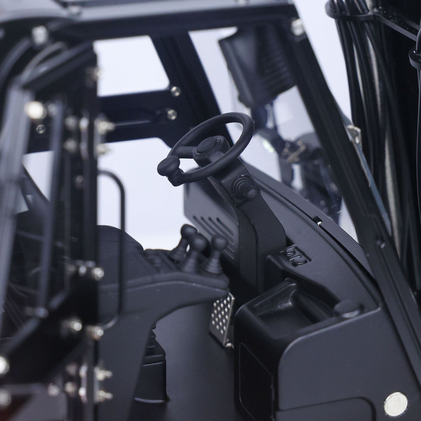 LESU 1/14 Metal RC Painted Hydraulic Forklift Aoue-LD160S Remote Control Model W/ PL18EVLite Radio Motor Servo Light Sound