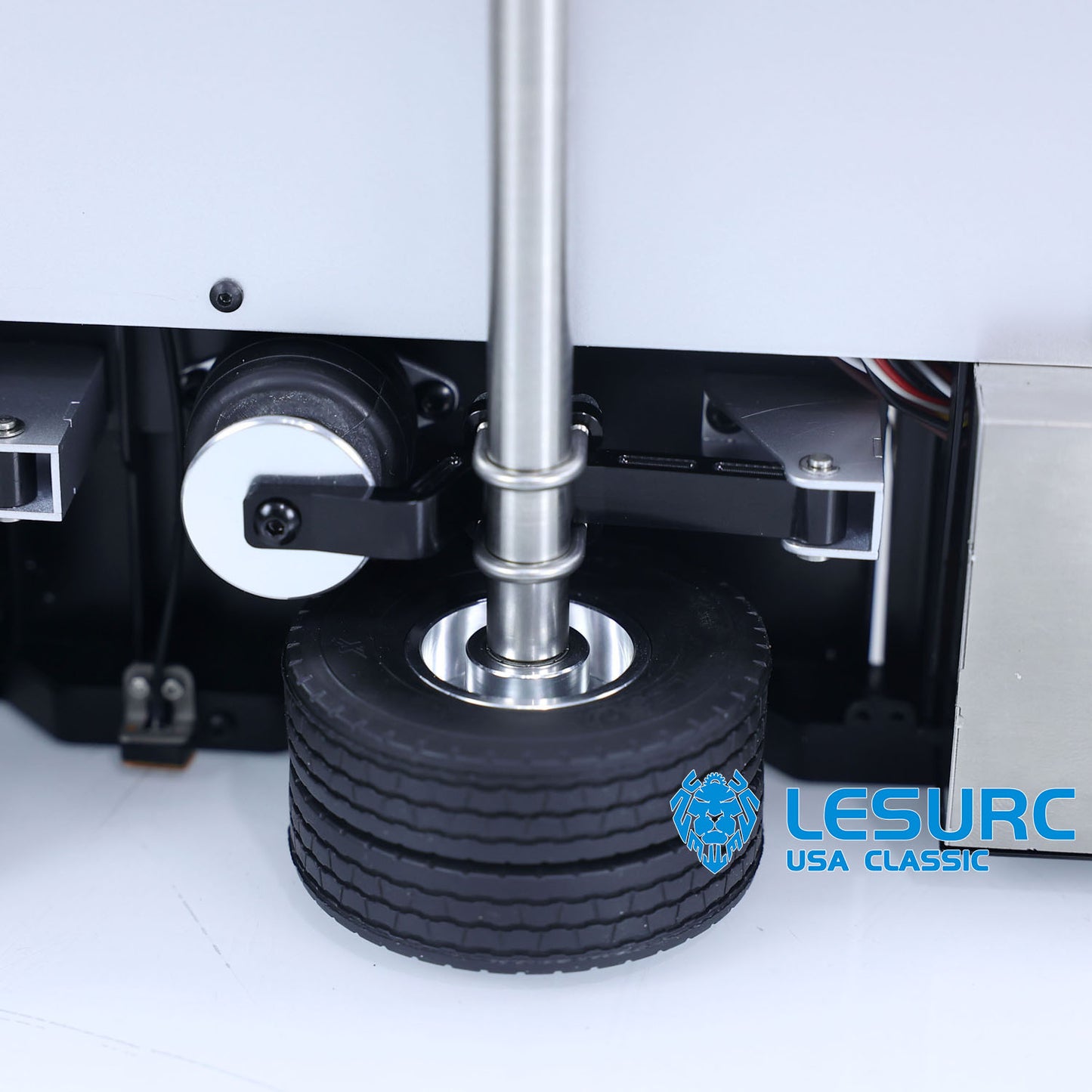 LESU A0020 1/14 Metal Lowboy Trailer 3Axle Chassis Hydraulic Lifting Tailgate Electric Landing Legs Light System for RC Tractor Truck Construction Model