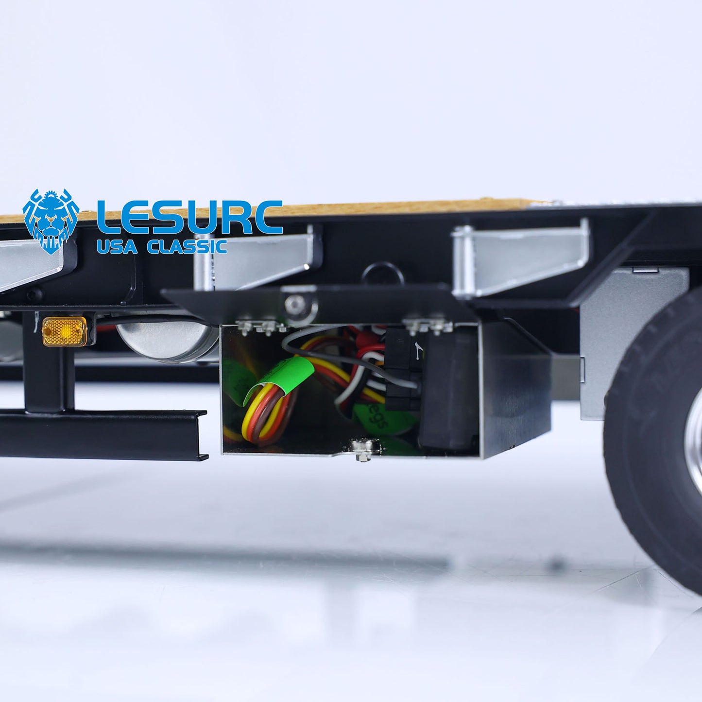 LESU A0020 1/14 Metal Lowboy Trailer 3Axle Chassis Hydraulic Lifting Tailgate Electric Landing Legs Light System for RC Tractor Truck Construction Model
