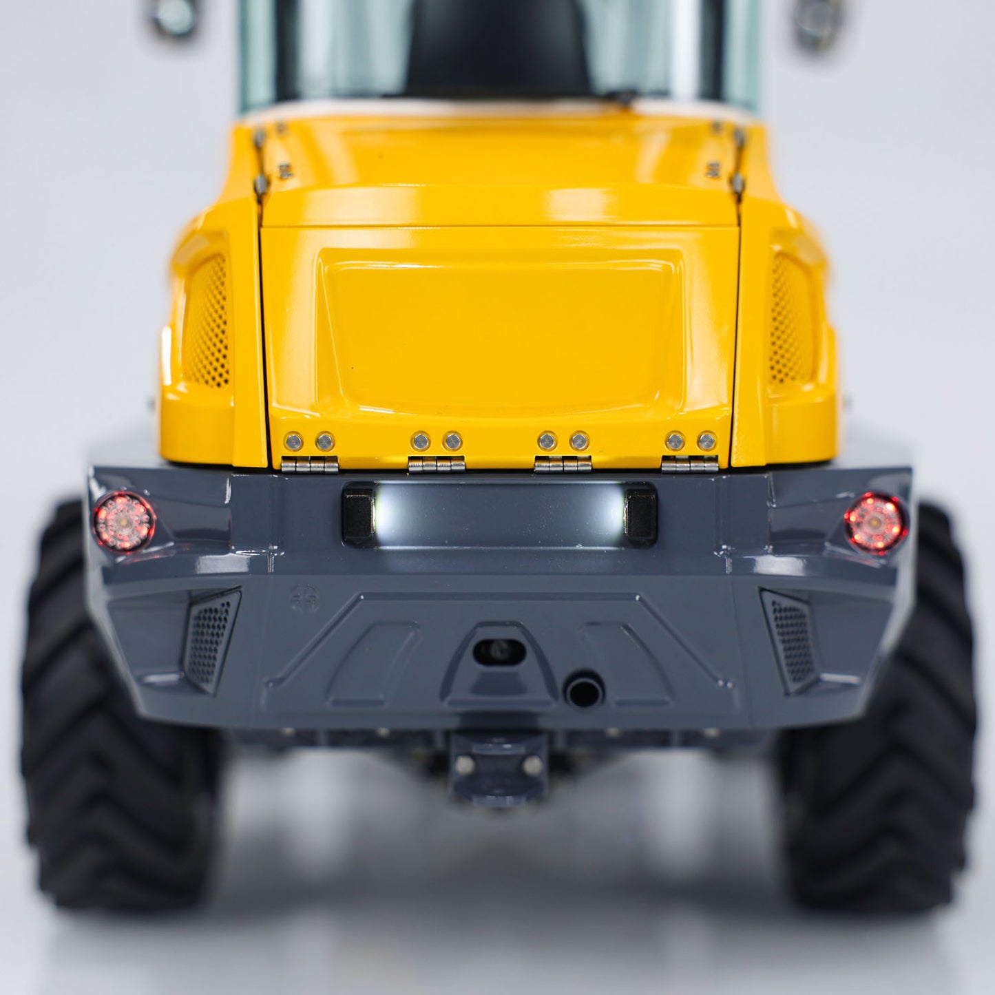 IN STOCK LESU AT1050 1/14 Metal RC Hydraulic Telescopic Arm Loader with FlySky I6S Radio Controller Fork Bucket Light Sound System