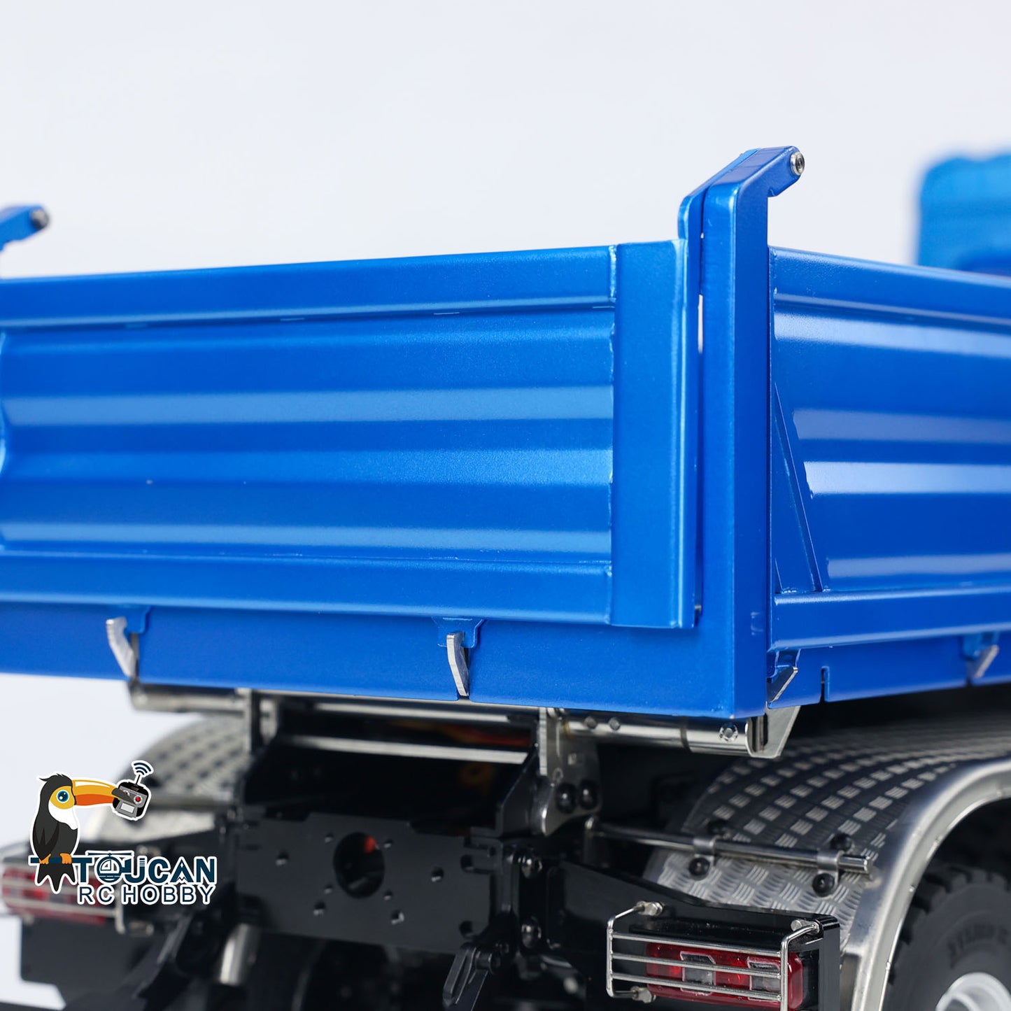 LESU 1/14 Metal 6x6 RC Hydraulic 3 ways Dumper Trucks Engineering  Vehicle Model With I6S Radio System K3363 Low Roof Shell