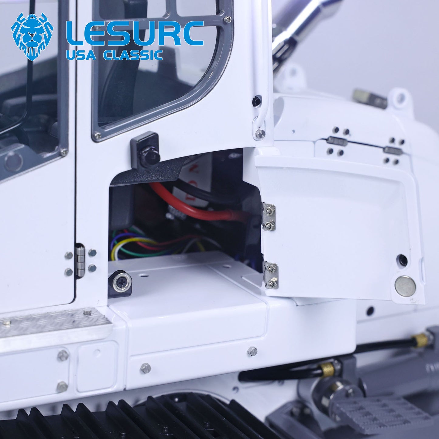 LESU LR636 1/14 Metal Hydraulic RC Loader B0014 with 4CH Reversing Valve Rear Lifting Hook Decal for Engineering Vehicle Enthusiast