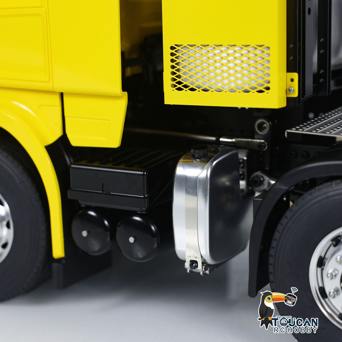 1/14 LESU 8X8 Metal Chassis RC Tractor Truck Radio Controlled Car Simulation Hobby Model Light Sound Equipment Rack