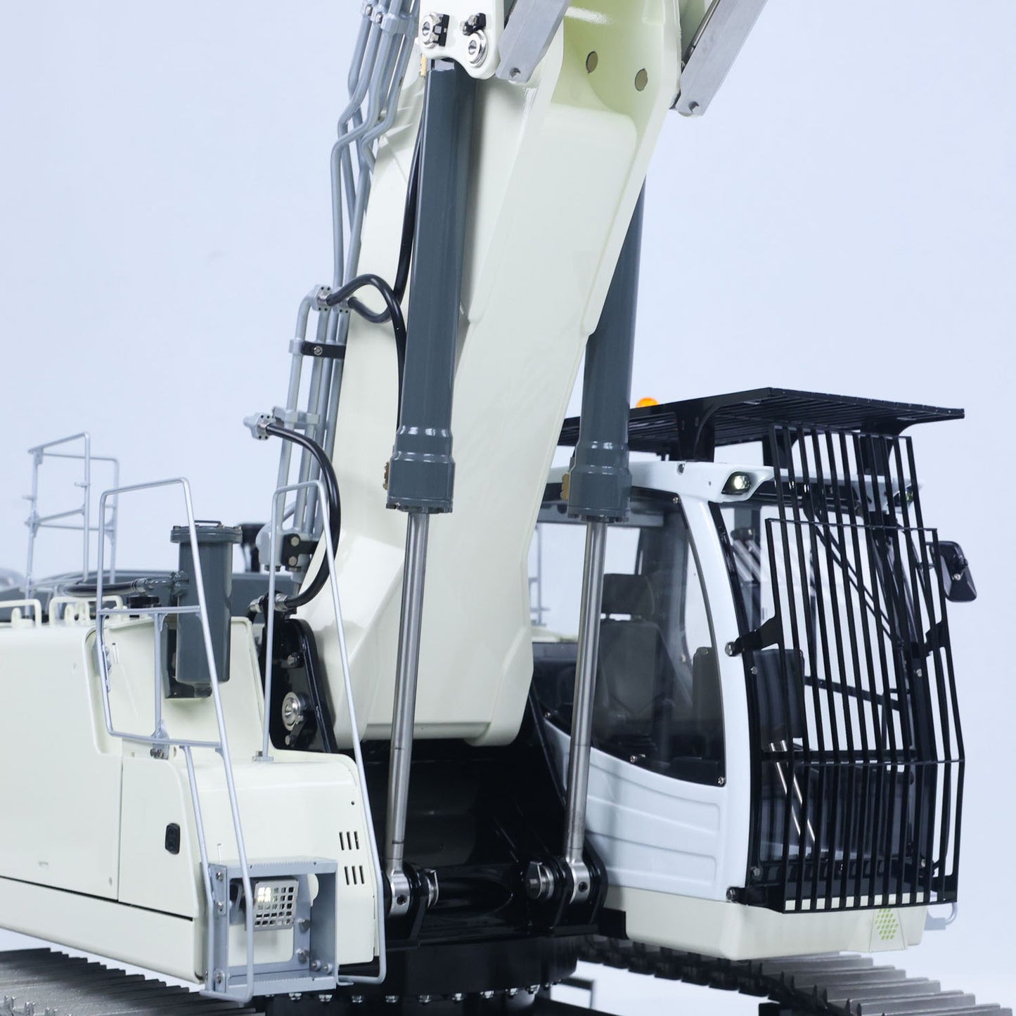 926MM Metal LESU 1/14 3 Arms RC Hydraulic Excavator LR956 Remote Control Digger Model Vehicle Dual Pump System 7CH Valve Light