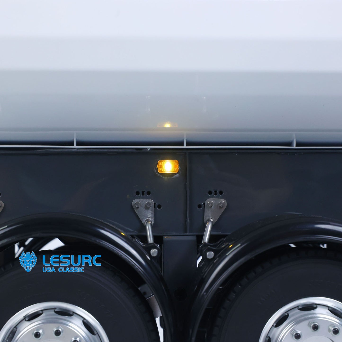 LESU A0069 1/14 Metal RC Trailer with Electric Legs Taillight Clearance Lamp for RC Tractor Truck Construction Vehicle Enthusiast