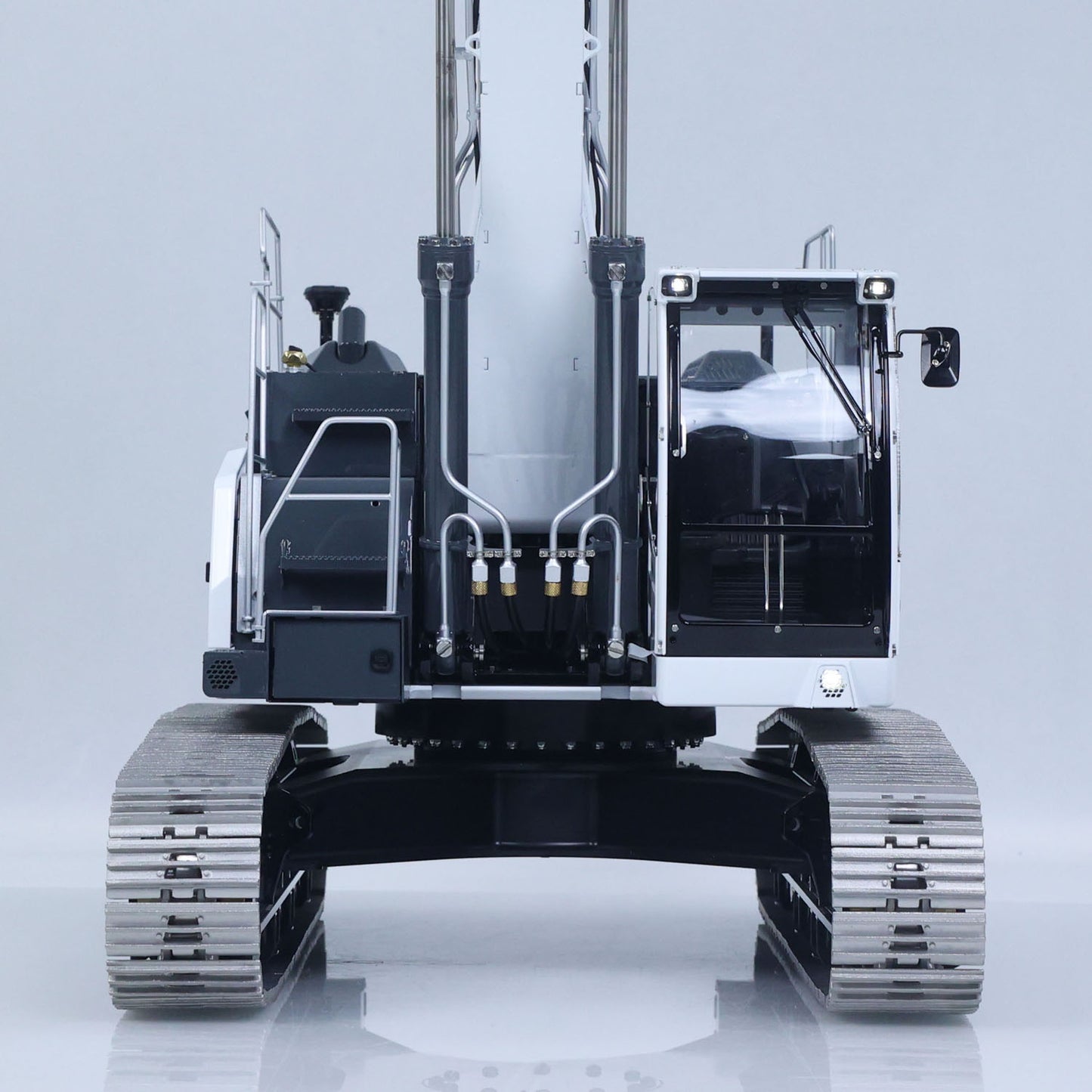 LESU AOUE LR945 1/14 RC Metal Hydraulic Tracks Excavator Long Arm Digger Model PL18EV LITE Radio System 7CH Reversing Valve
