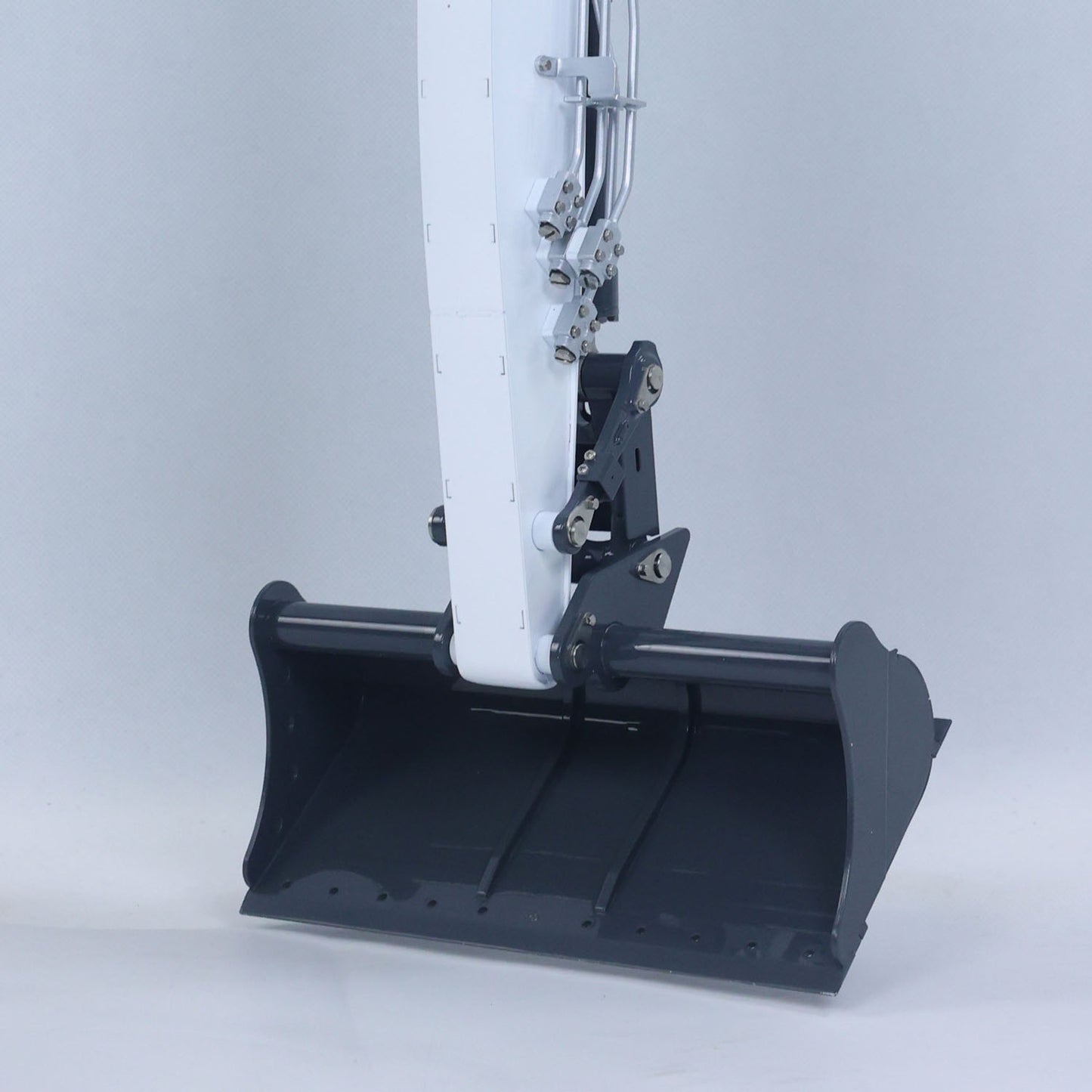 LESU AOUE LR945 1/14 RC Metal Hydraulic Tracks Excavator Long Arm Digger Model PL18EV LITE Radio System 7CH Reversing Valve
