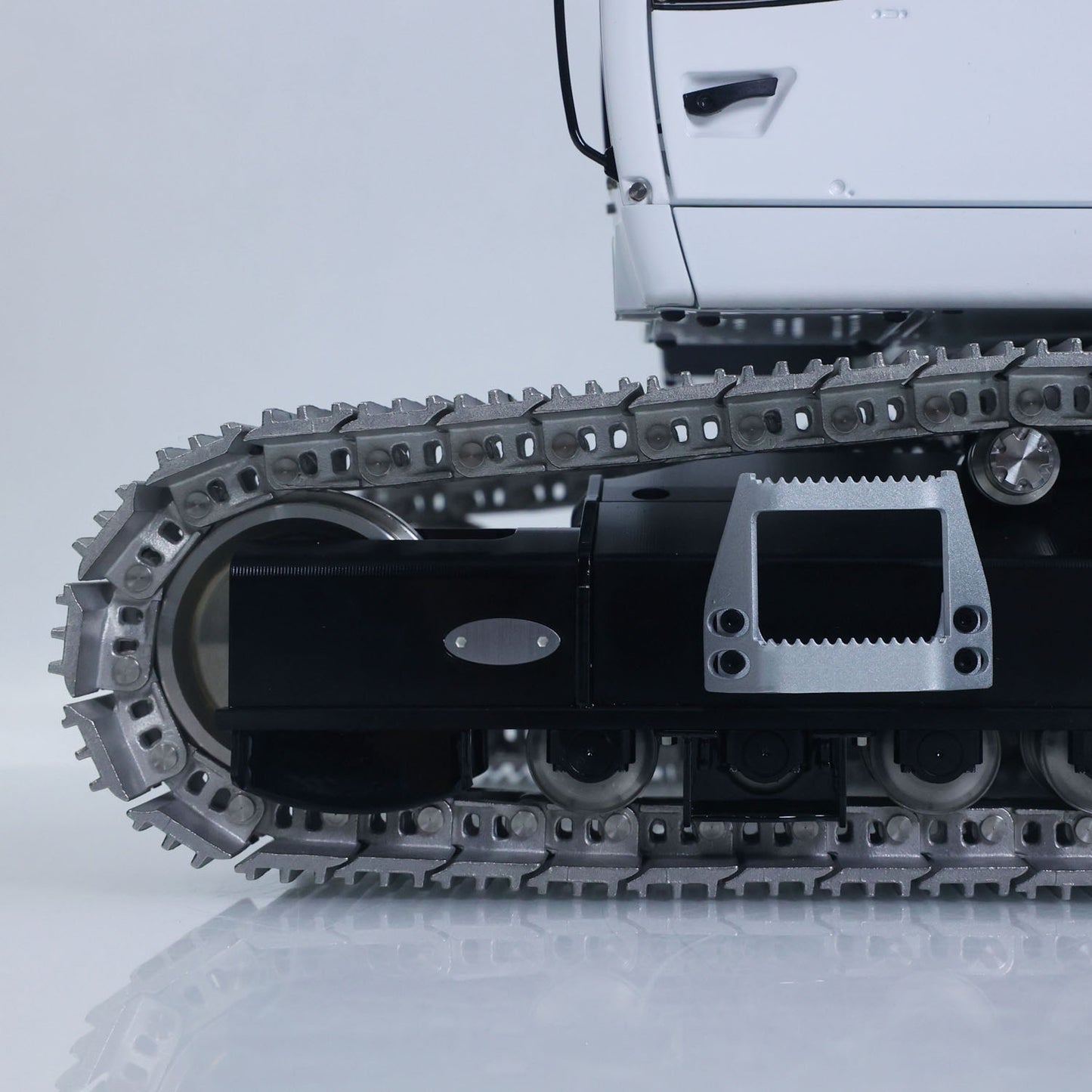 LESU AOUE LR945 1/14 RC Metal Hydraulic Tracks Excavator Long Arm Digger Model PL18EV LITE Radio System 7CH Reversing Valve