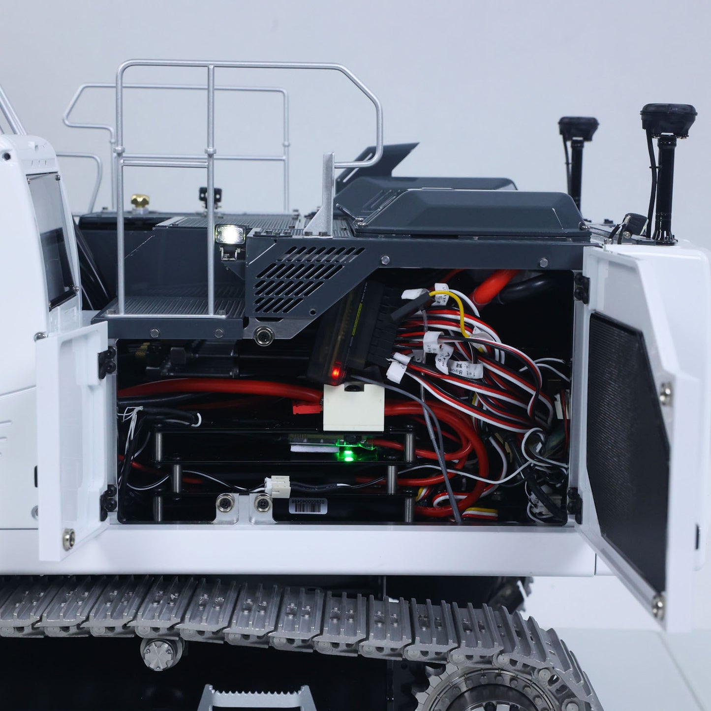 LESU AOUE LR945 1/14 RC Metal Hydraulic Tracks Excavator Long Arm Digger Model PL18EV LITE Radio System 7CH Reversing Valve