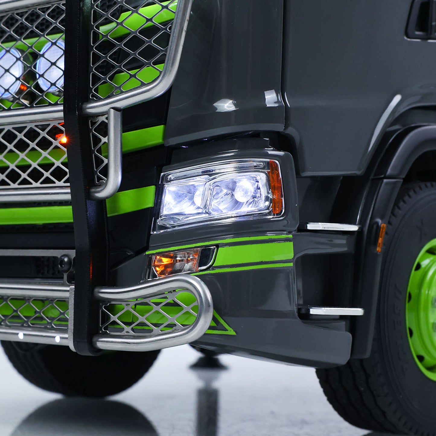 IN STOCK Toucan DIY 6X6 Metal Chassis 1/14 RC Tractor Truck 770S Hydraulic Crane Logging Trailer Emulated Vehicle Model PL18EVLite Radio Smoke