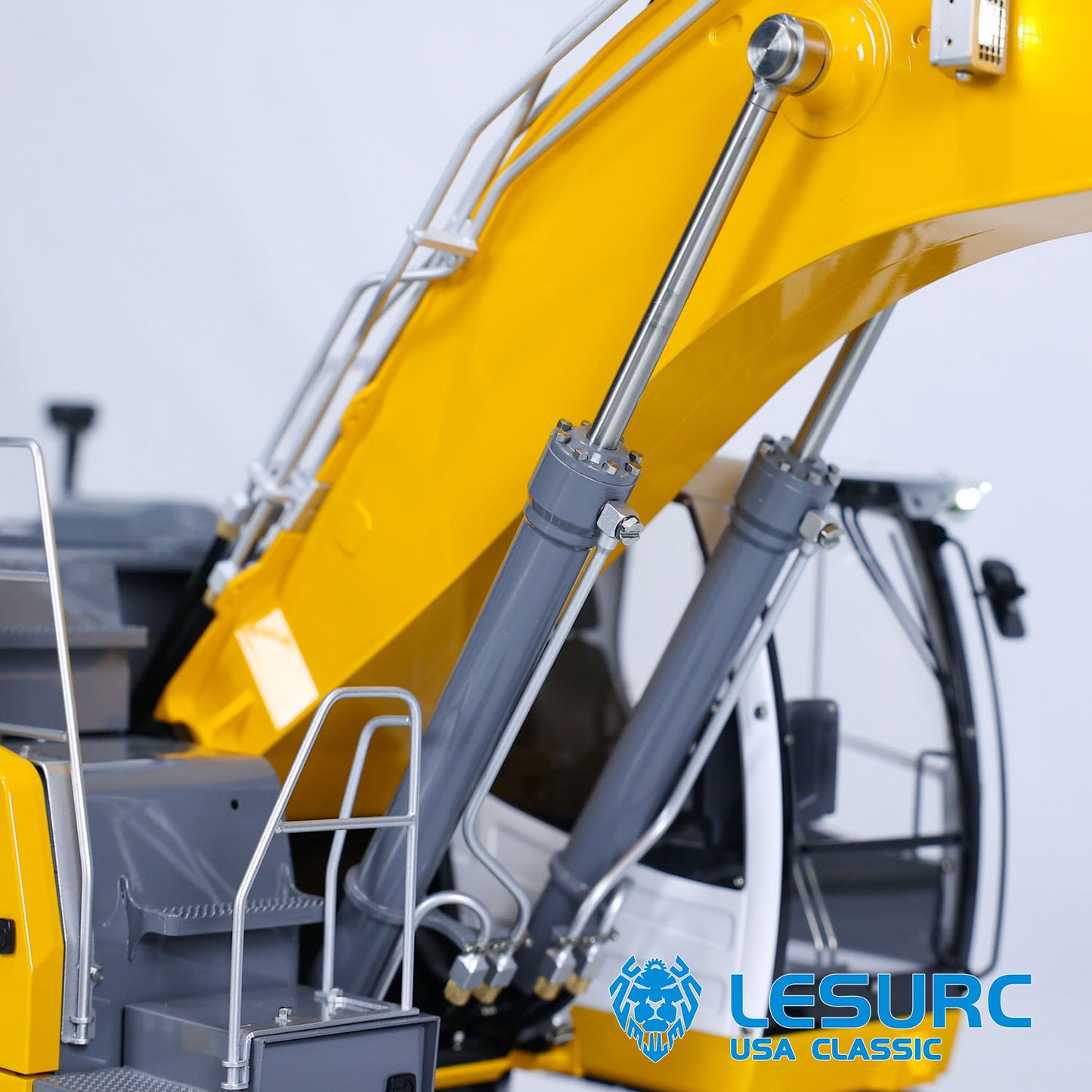 LESU Aoue-LR945 1/14 Metal RC Hydraulic Excavator B0016 7CH Valve Light System for Remote Control Digger Model Enthusiast Outdoor Fun