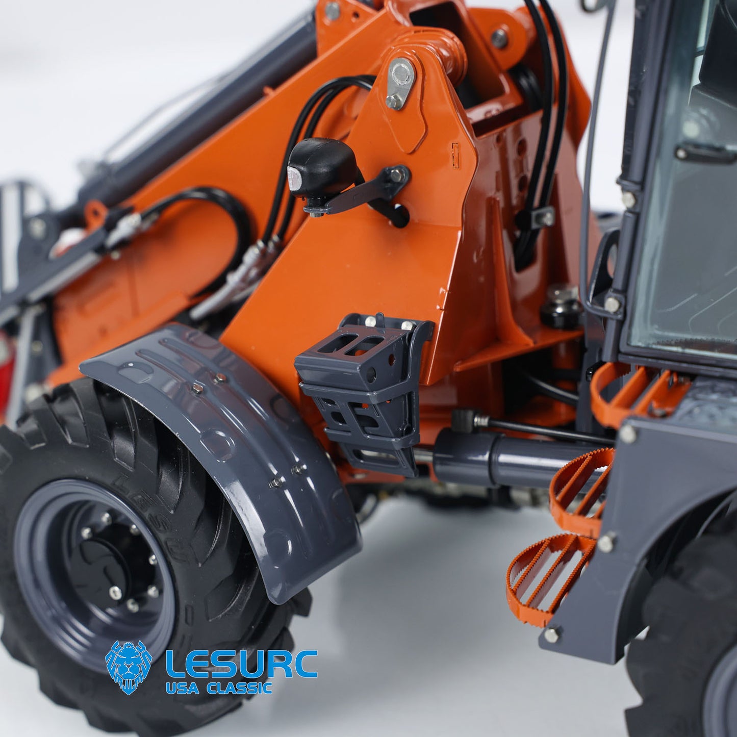 US STOCK LESU 1/14 Hydraulic RC Telescopic Arm Loader AT1050 Fork Truck 4X4 Painted Assembled Model For Collections Teshulianjie