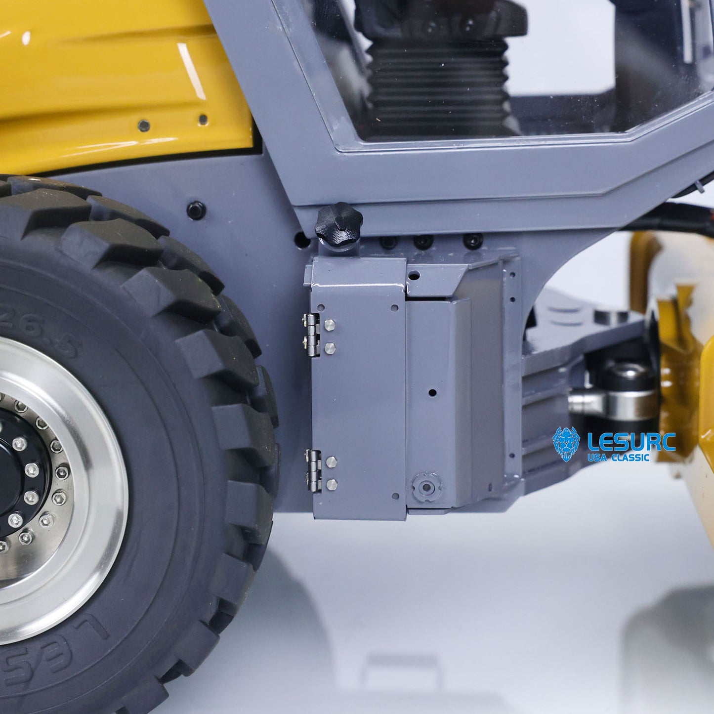 LESU Aoue-H13i 1/14 Metal RC Hydraulic Road Roller A0009 PNP with Towing hook Lock Differential Axles Light Sound for Dirt Tracks Hobbyists