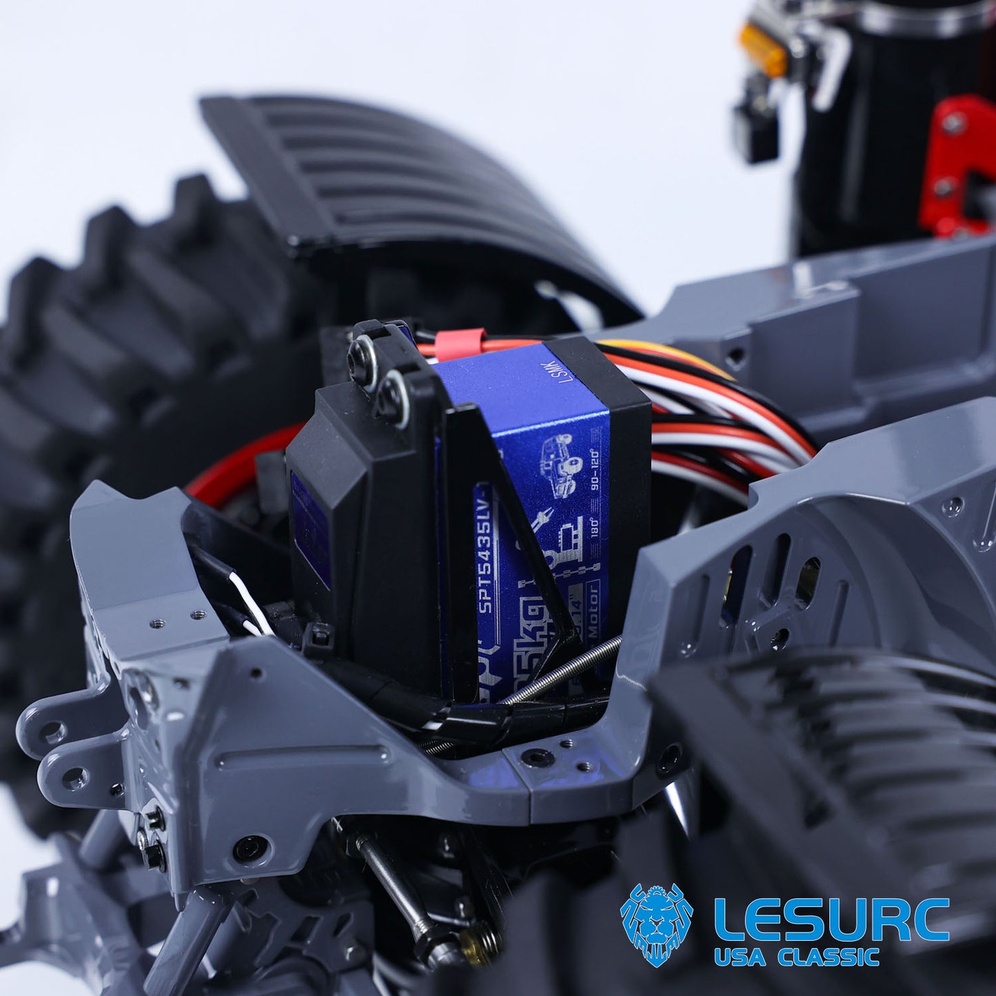LESU A0005 1/16 4x4 Metal Chassis with Hooks Central Differential Light System for 1050 Walking Tractor Suitable to Scale Model Builders