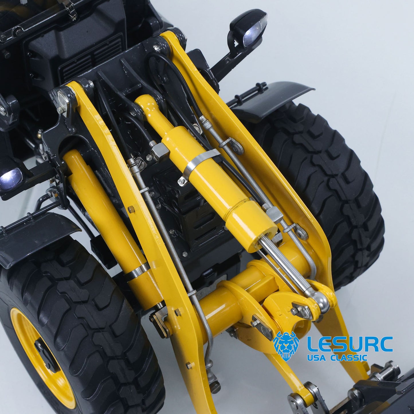 LESU Aoue-WA100M-8 1/14 Metal 4X4 RC Hydraulic Loader A0021 with Brushless Motor 3+1CH Valve Sound Light for Scale Model Exhibitions