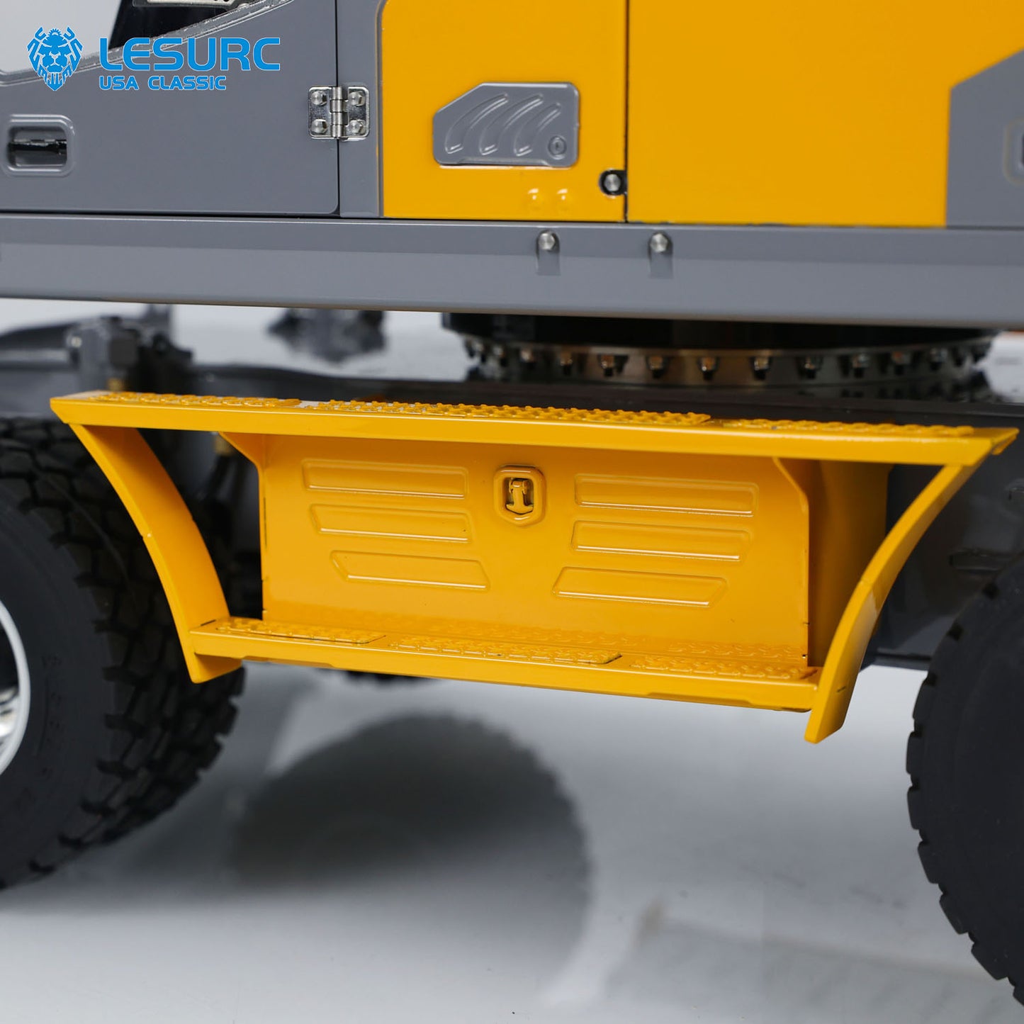 1/14 Aoue ET30H LESU RC Hydraulic Excavator RTR Wheeled Radio Control Diggers Model PL18EVLite Remote Control LCD Display Screen