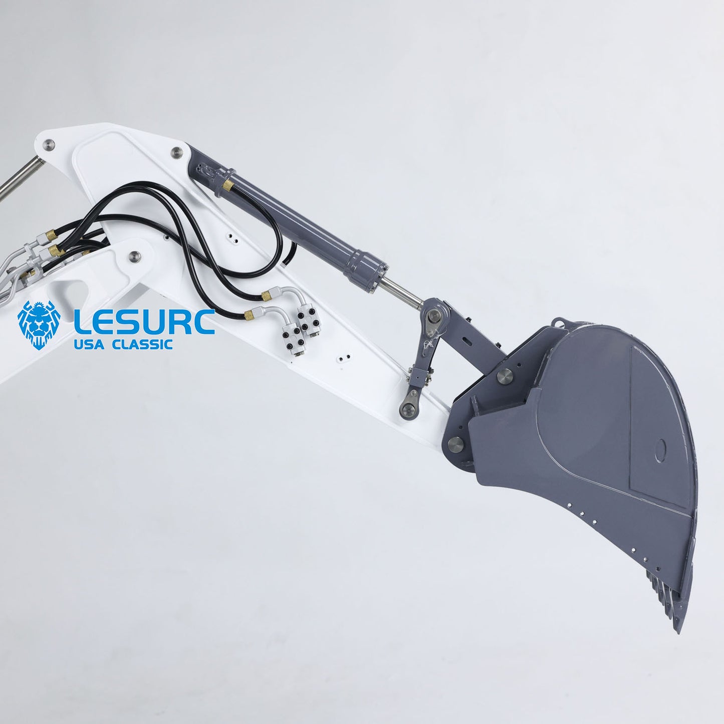 LESU Aoue-LR945 1/14 Metal RC Hydraulic Excavator B0017 RTR Digger with FlySky PL18EV Lite 7CH Valve Light System for Engineering Vehicle Enthusiast