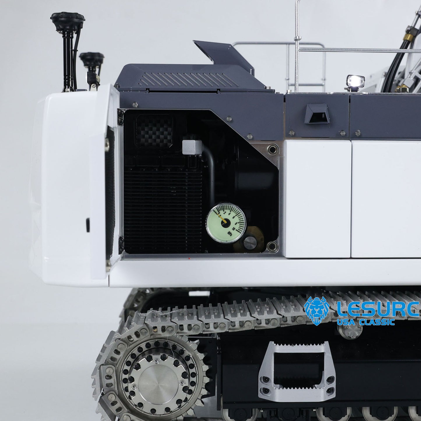 LESU Aoue-LR945 1/14 Metal RC Hydraulic Excavator B0017 3 Arms Digger Model with Light System for Construction Vehicle Model Hobbyists