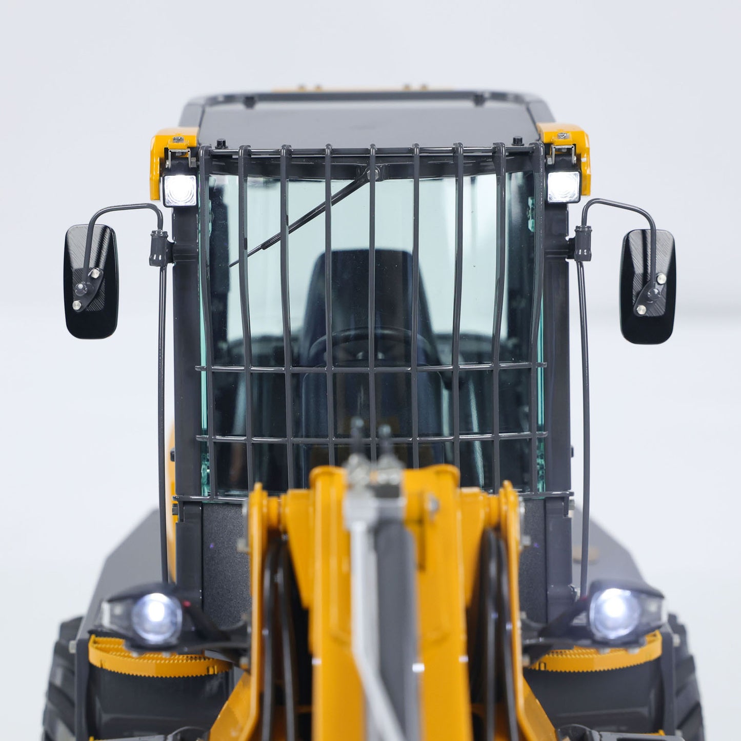 IN Stock LESU AT1050 1/14 RC Hydraulic Loader with Fork Telescopic Arm Light Sound System for Construction Vehicle Enthusiast